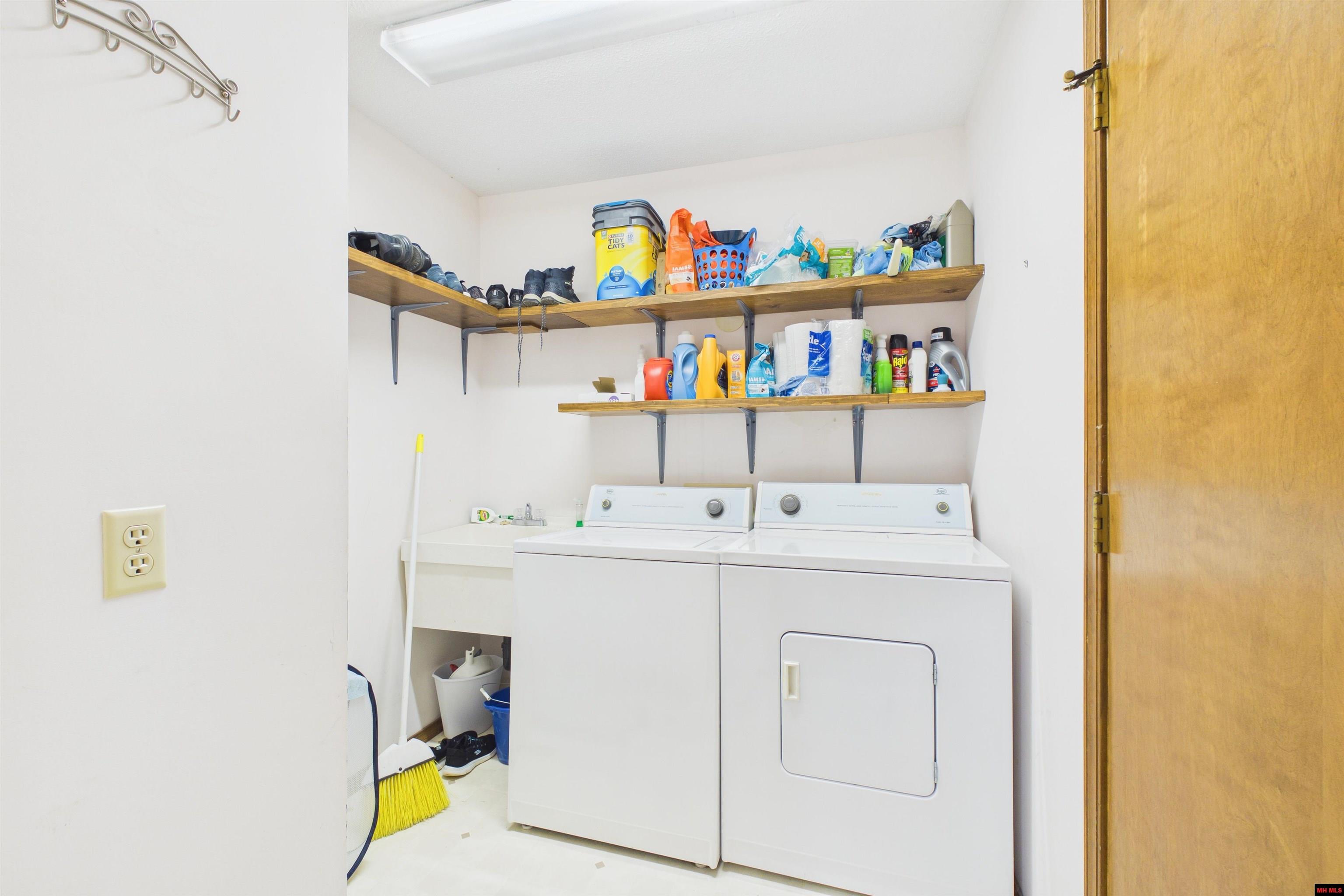 208 Leatherwood Drive