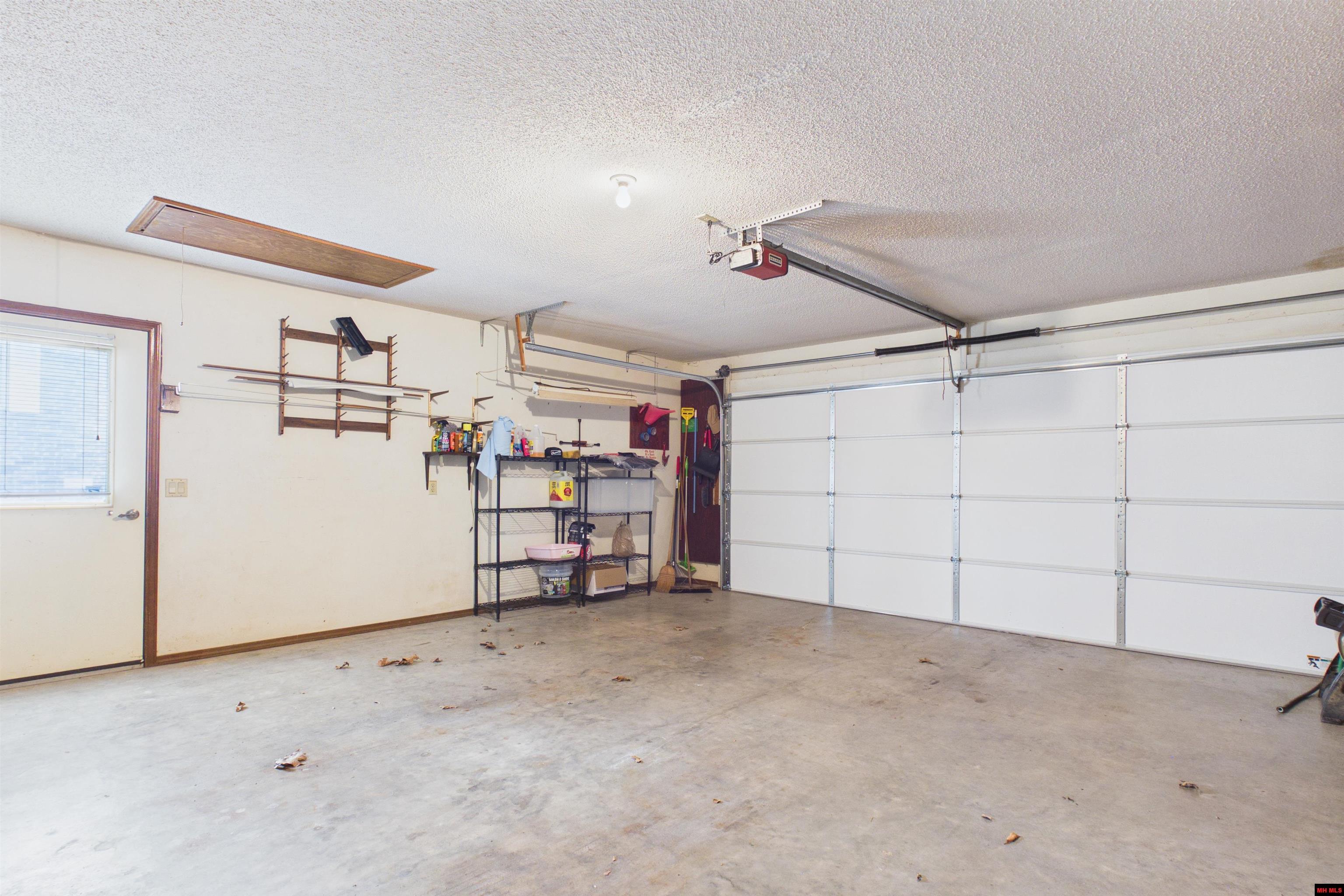 208 Leatherwood Drive