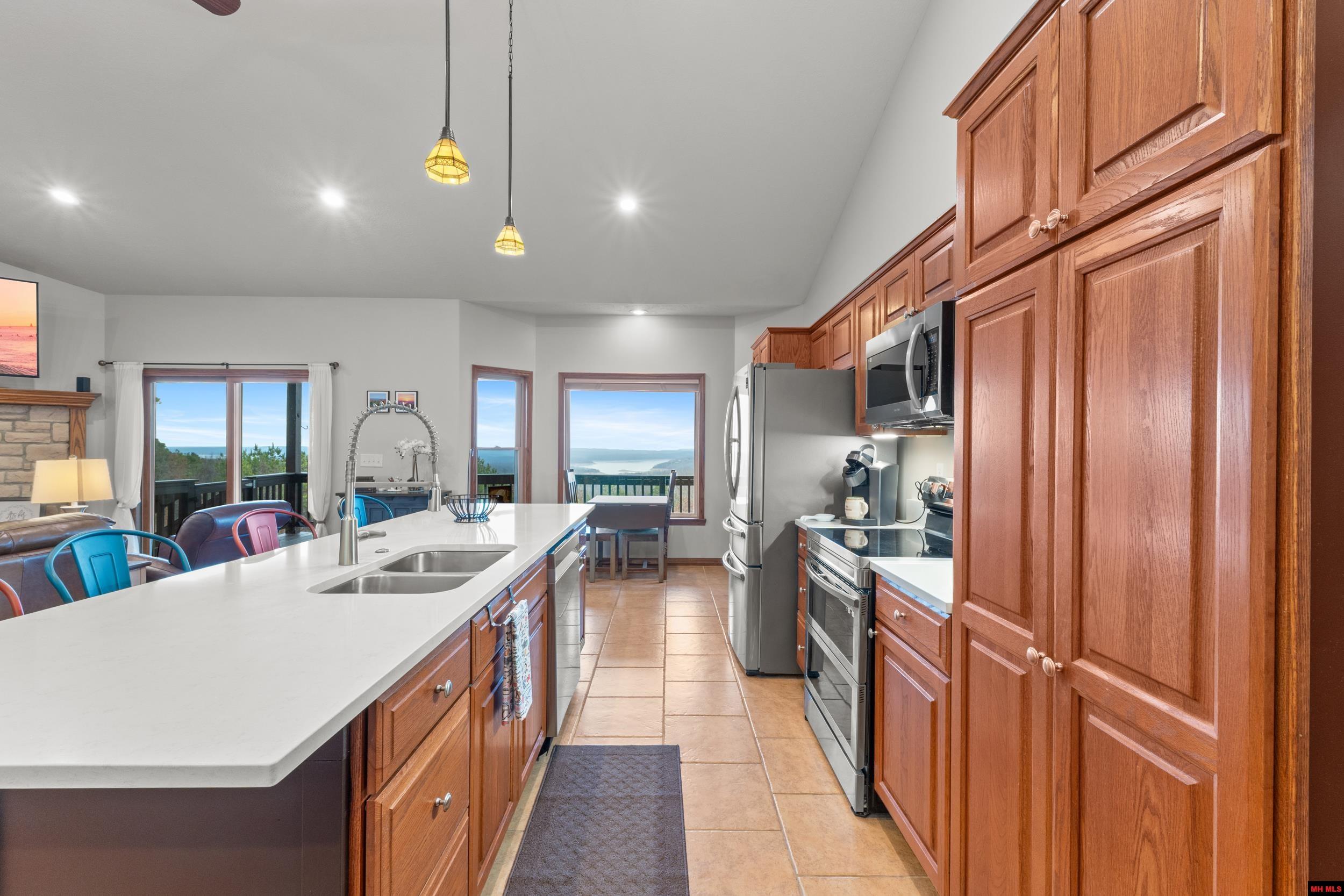 206 SWISS ALPS LANE Mountain Home, AR 72653