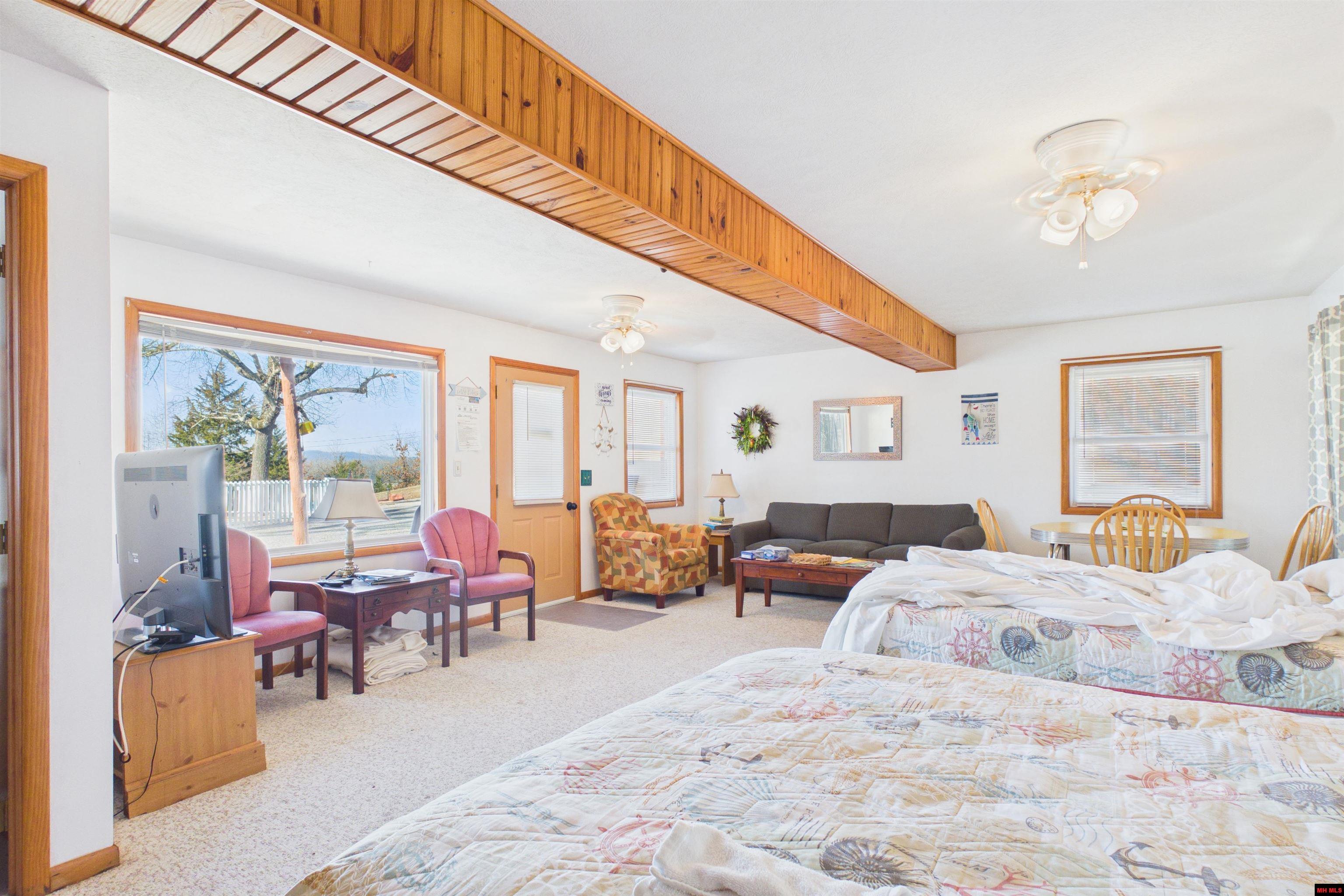 205 PINEHURST POINT Bull Shoals, AR