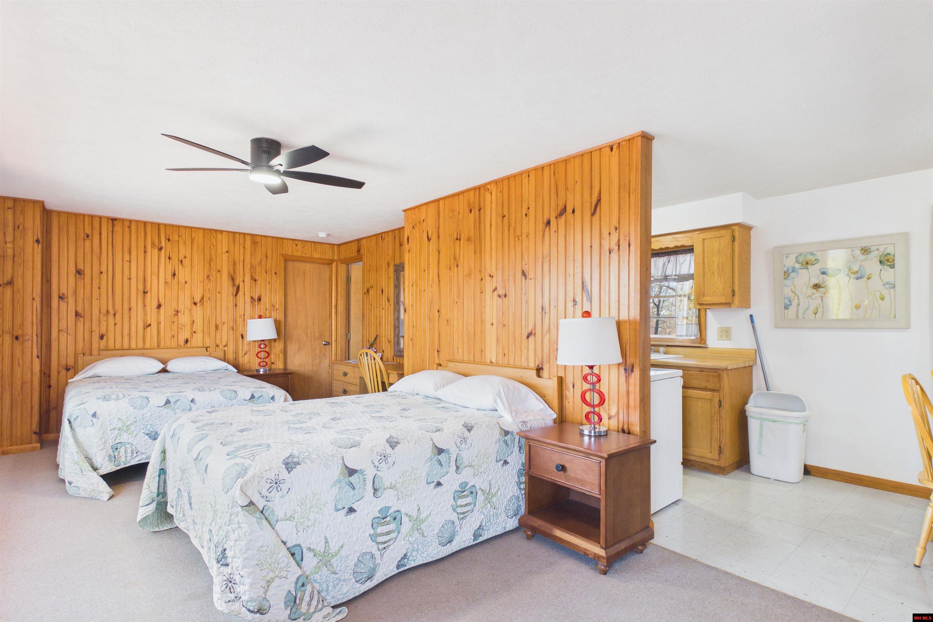 205 PINEHURST POINT Bull Shoals, AR