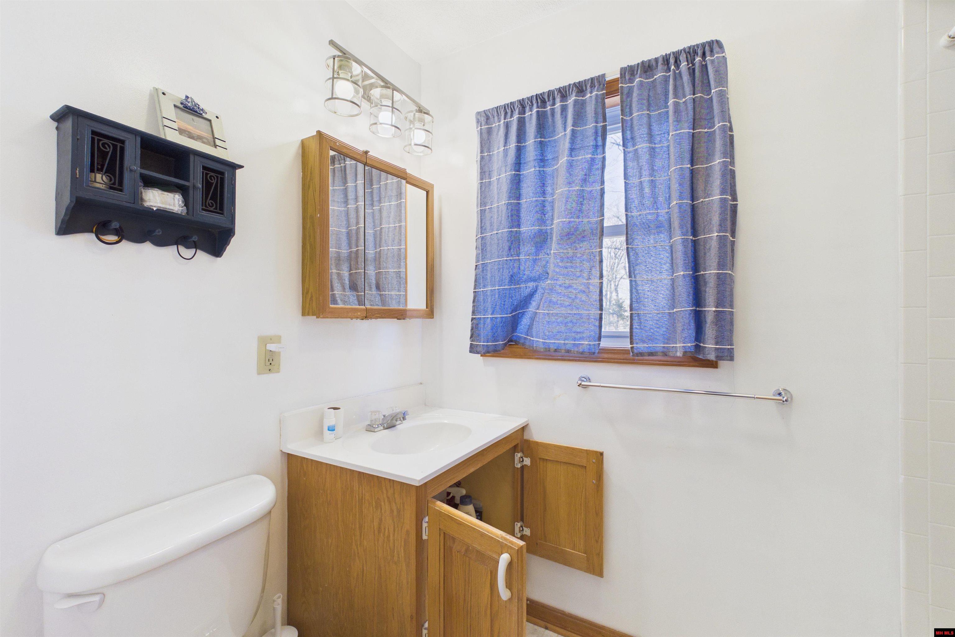 205 PINEHURST POINT Bull Shoals, AR