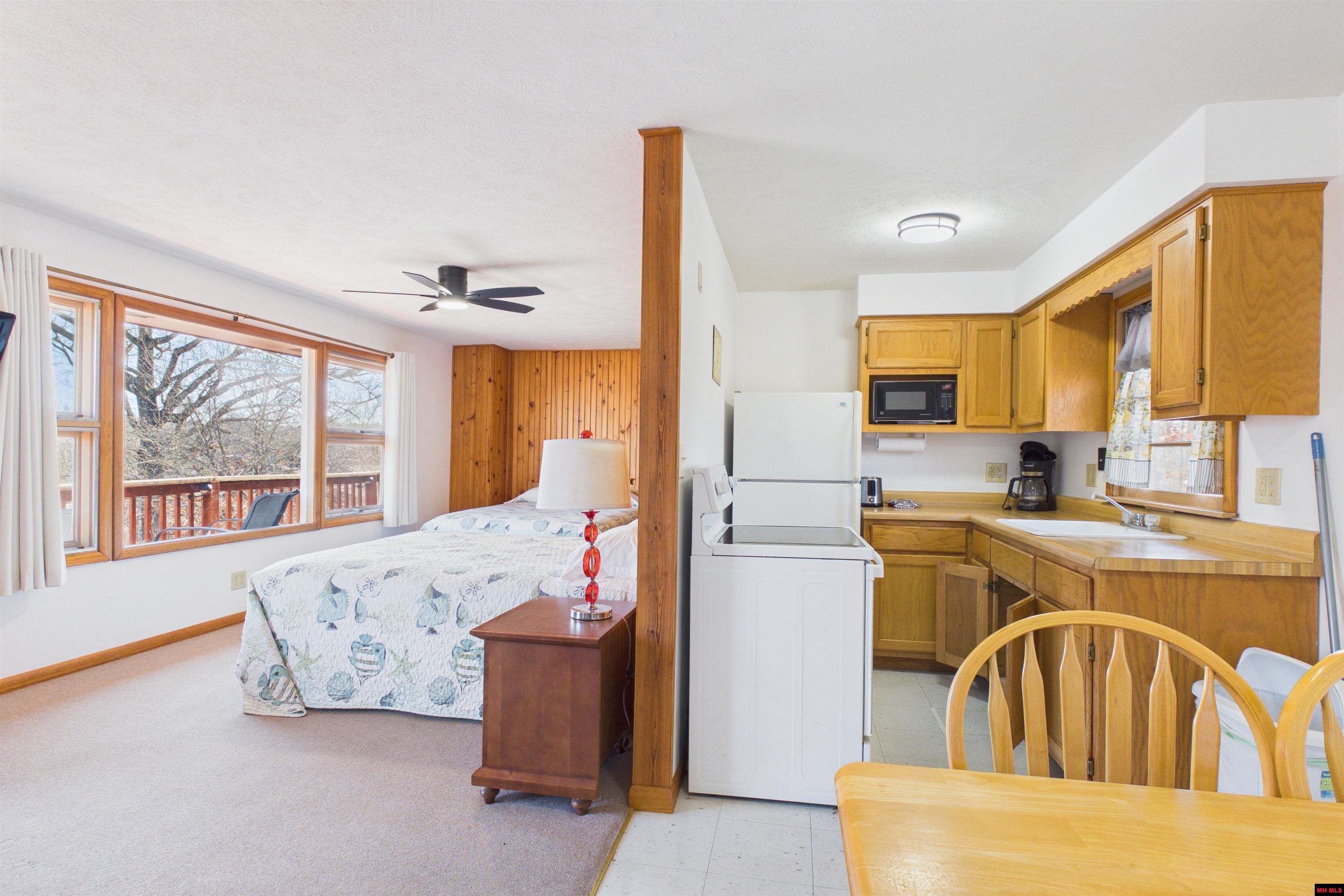 205 PINEHURST POINT Bull Shoals, AR