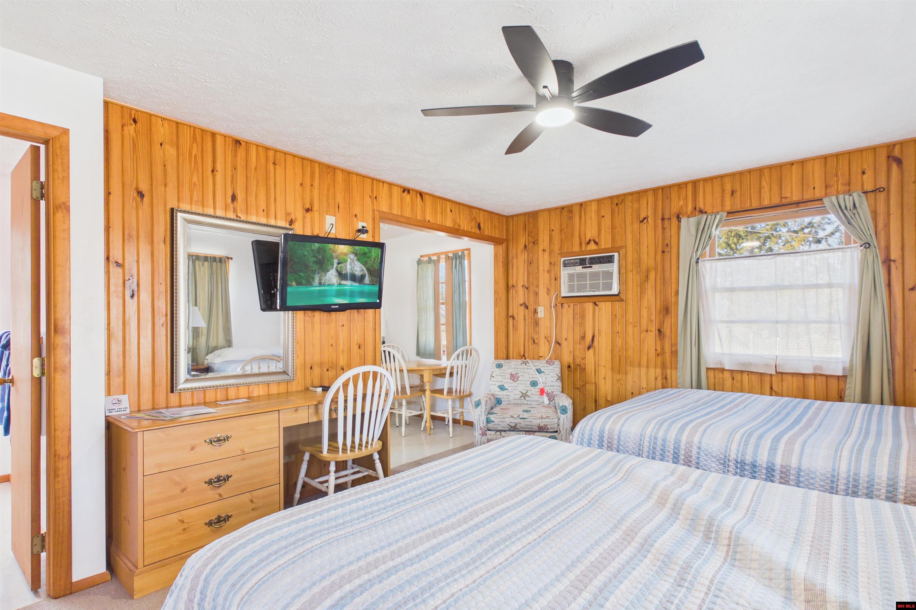 205 PINEHURST POINT Bull Shoals, AR