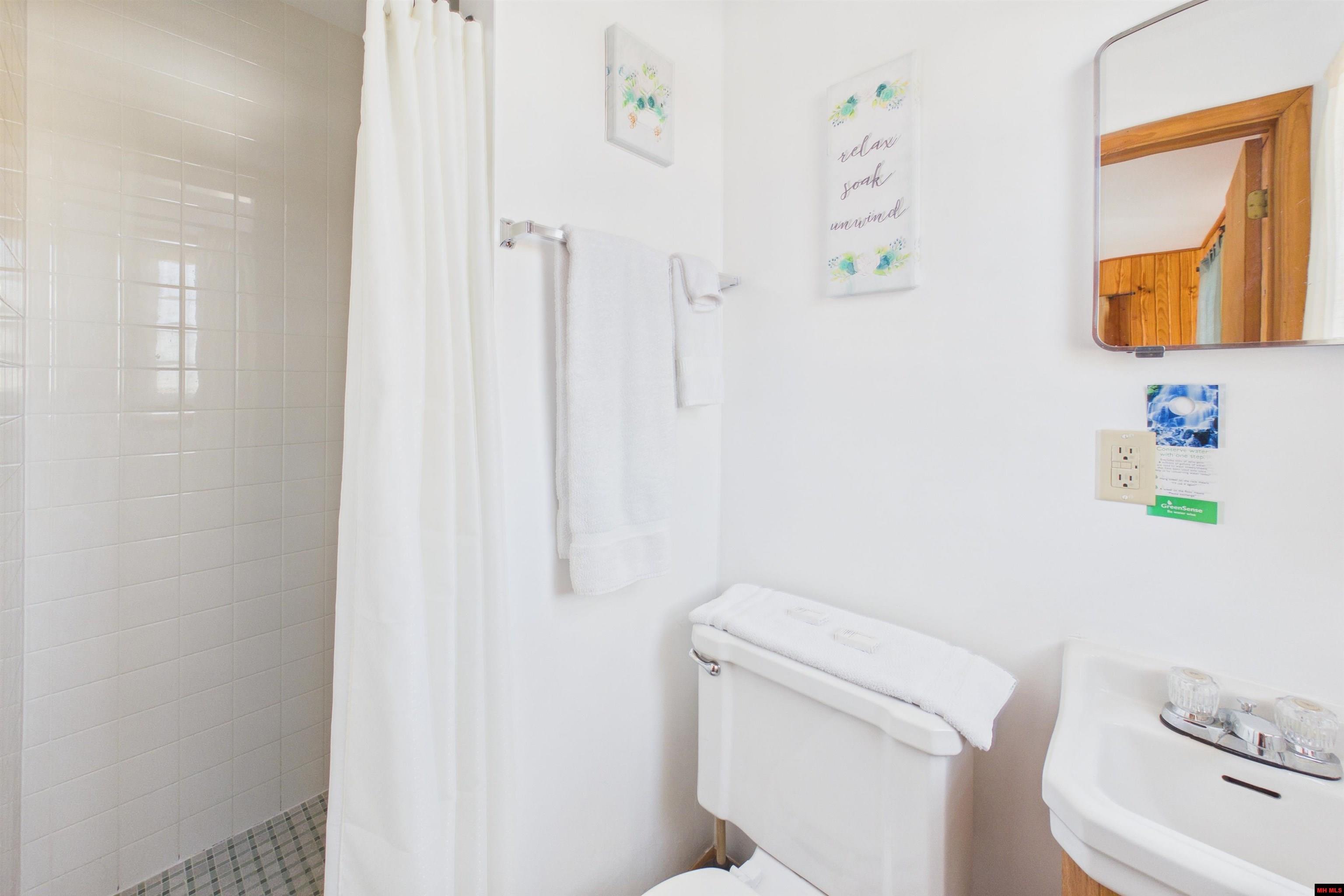 205 PINEHURST POINT Bull Shoals, AR