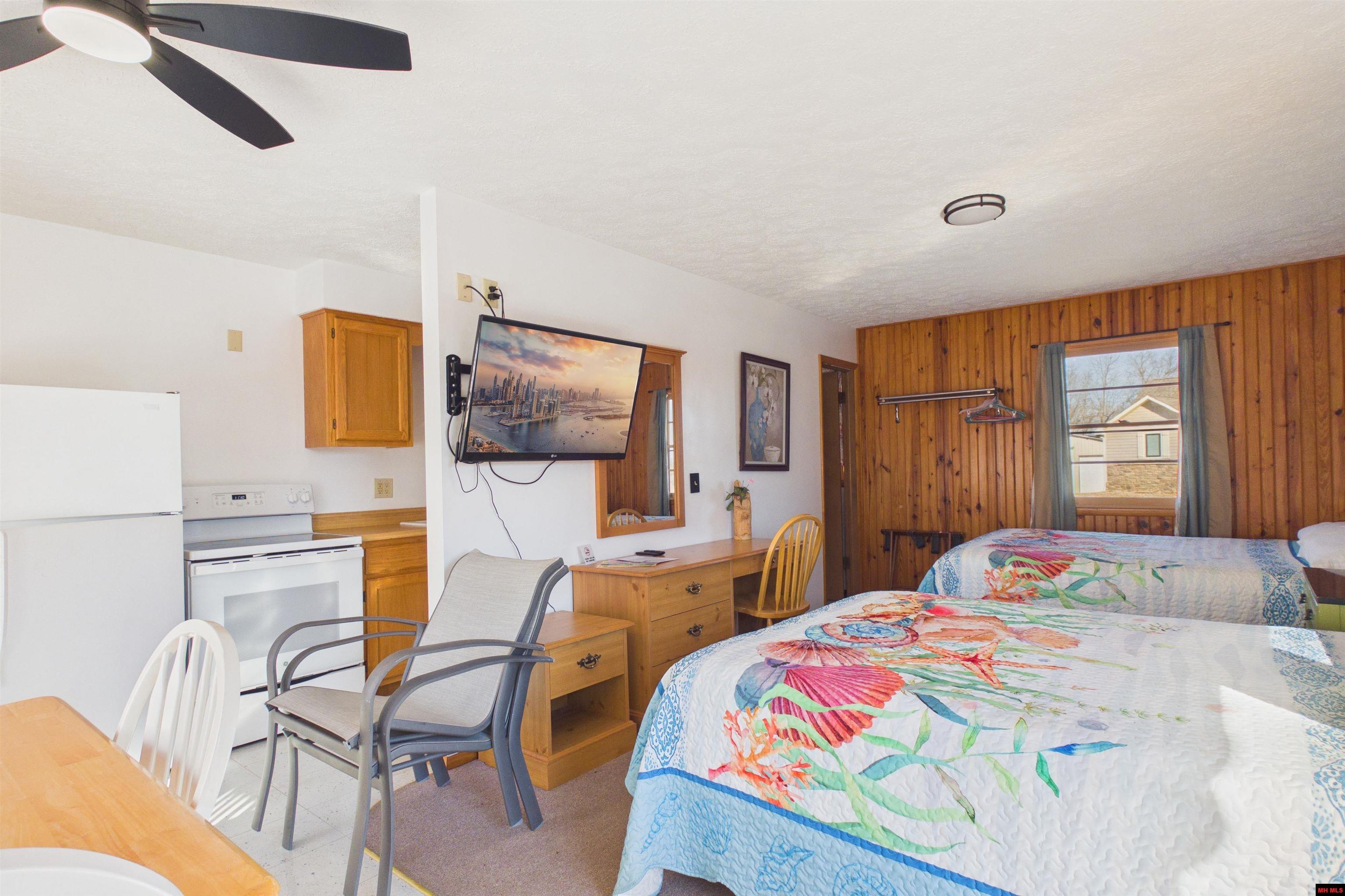 205 PINEHURST POINT Bull Shoals, AR