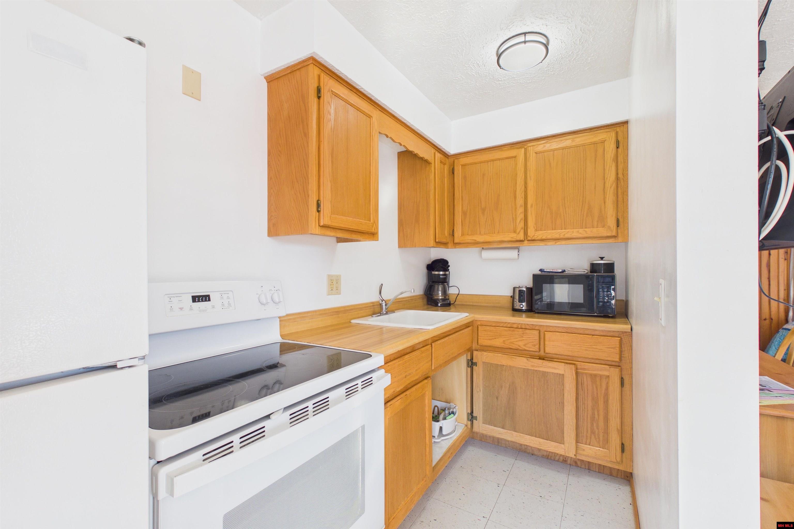 205 PINEHURST POINT Bull Shoals, AR