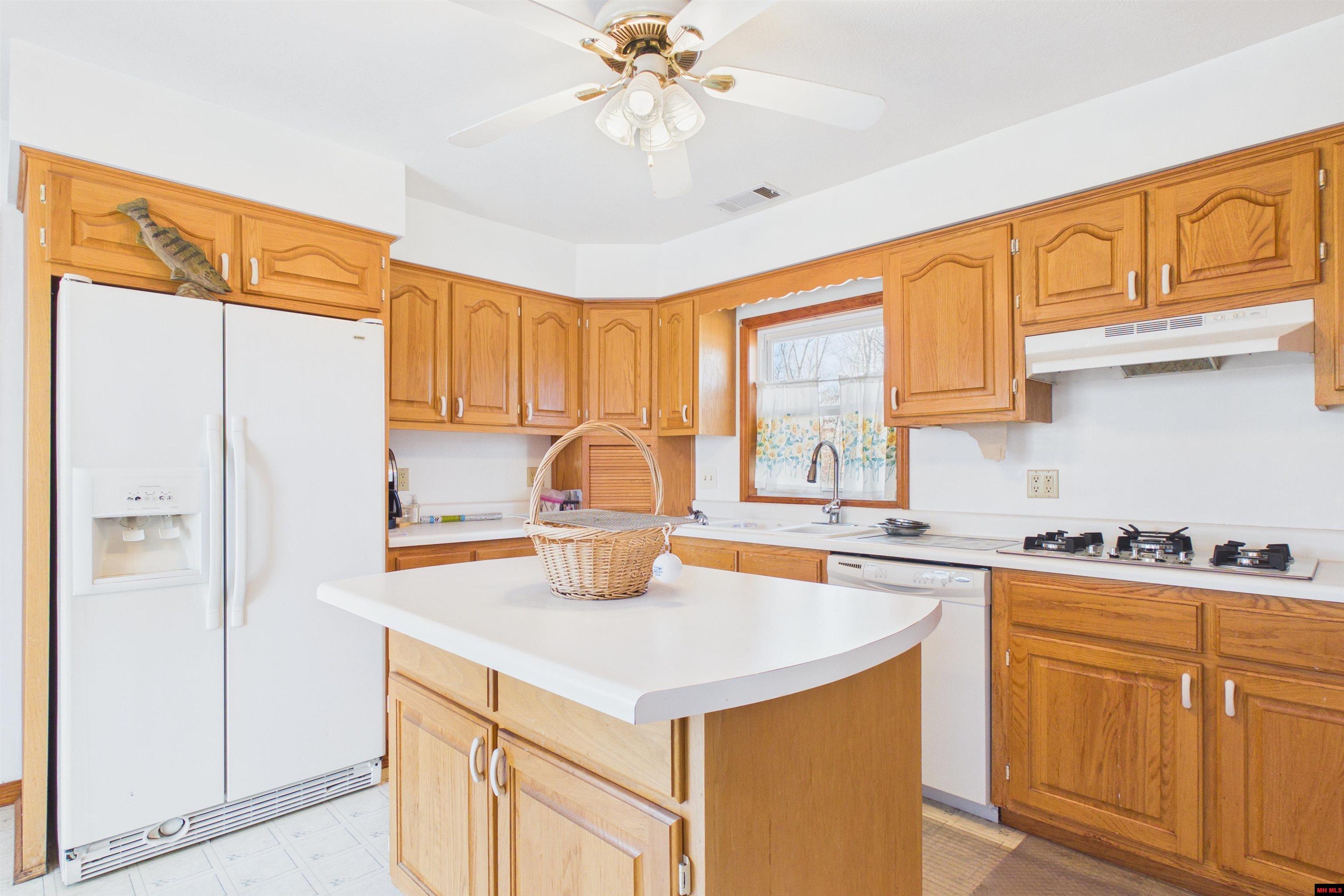 205 PINEHURST POINT Bull Shoals, AR