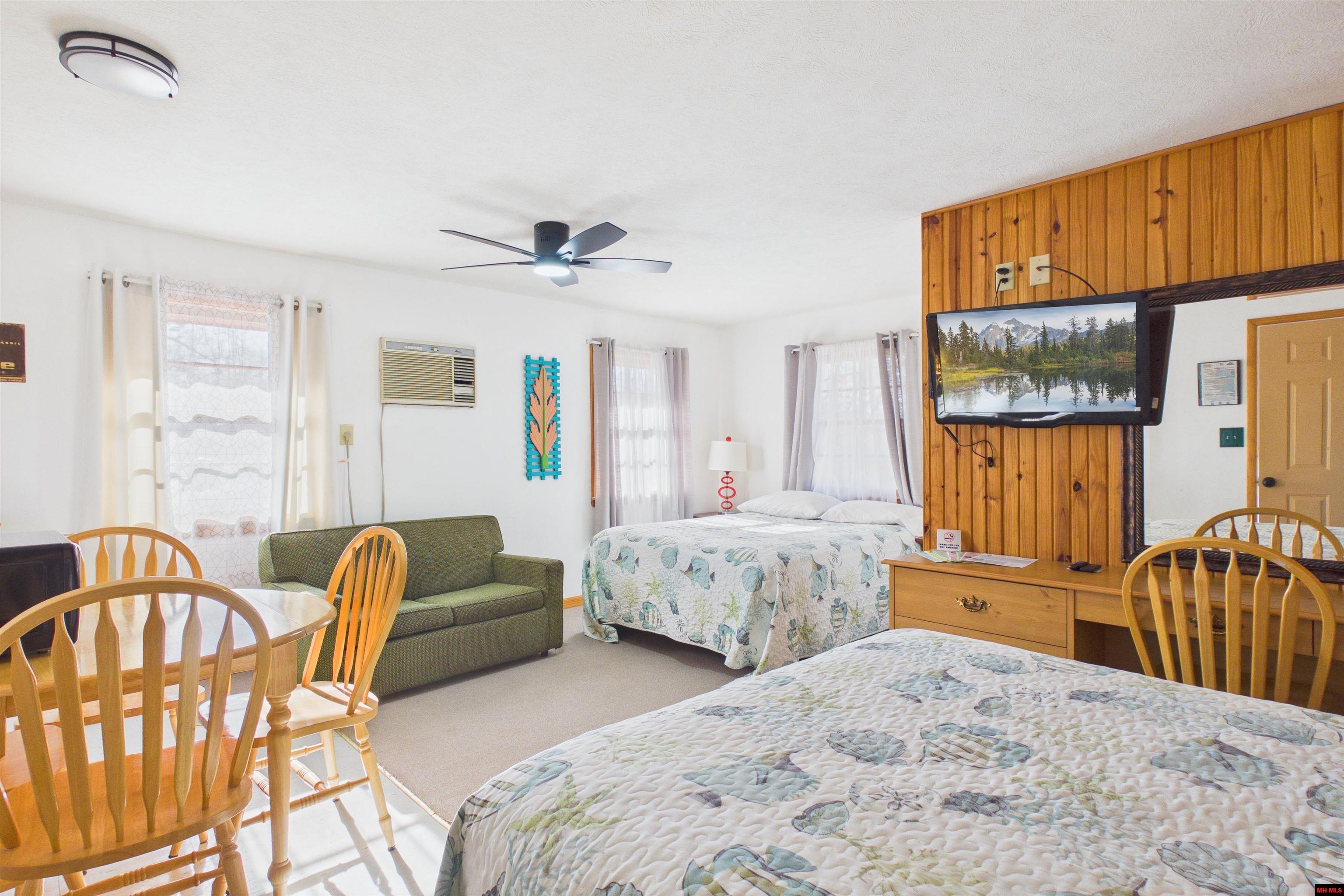 205 PINEHURST POINT Bull Shoals, AR