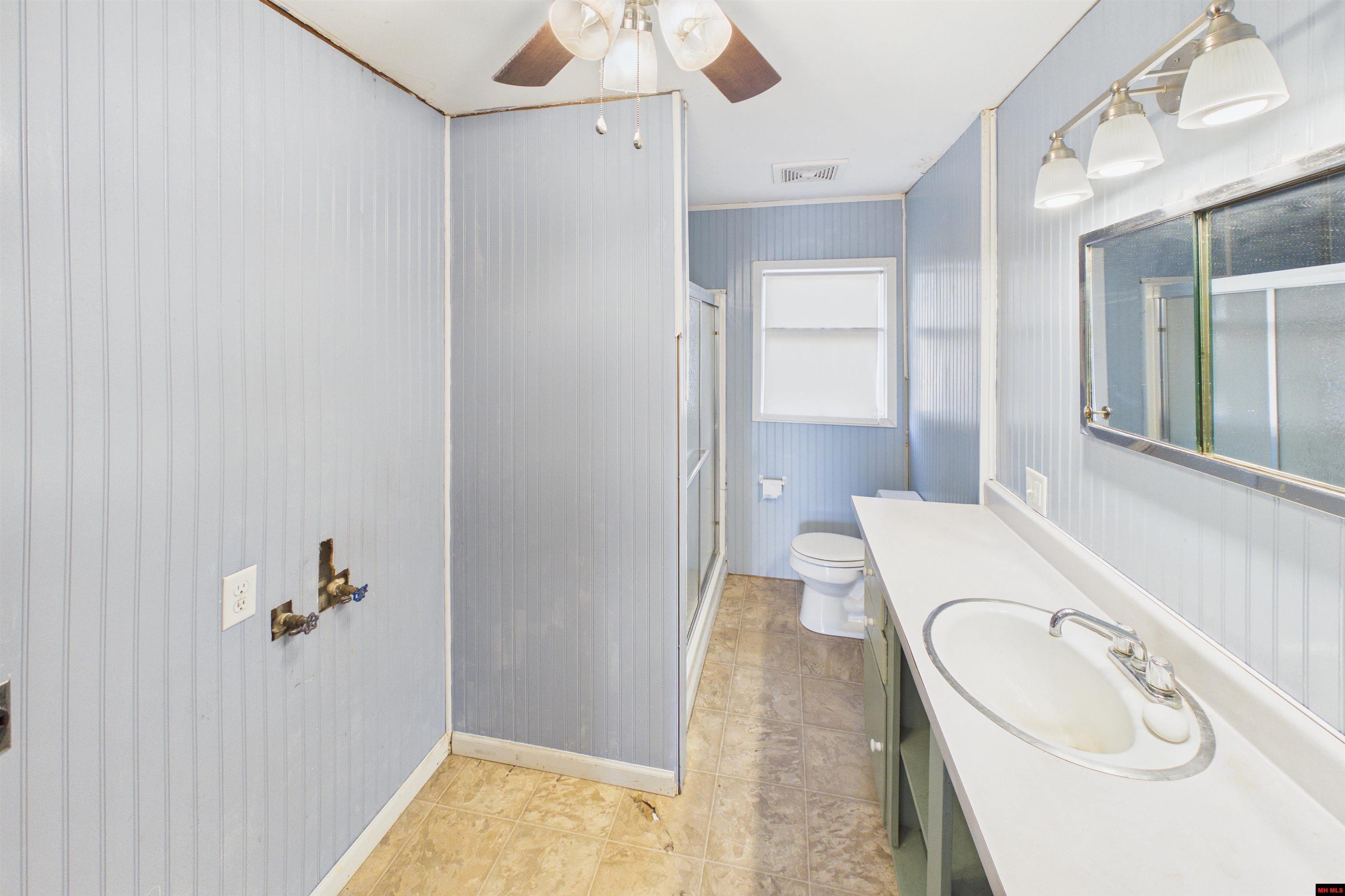 4604 & 4588 HWY 62 EAST Mountain Home, AR