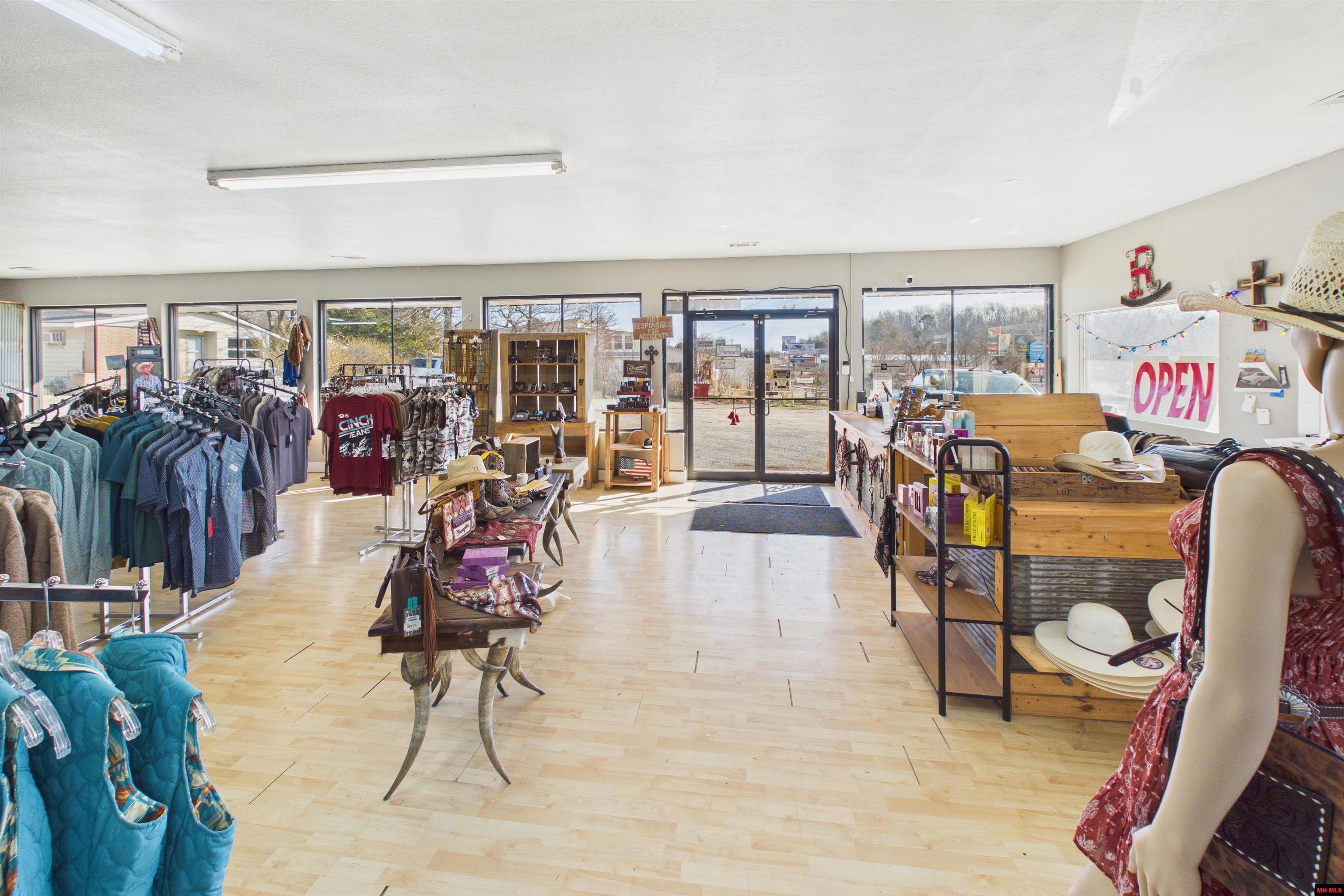 4604 & 4588 HWY 62 EAST Mountain Home, AR