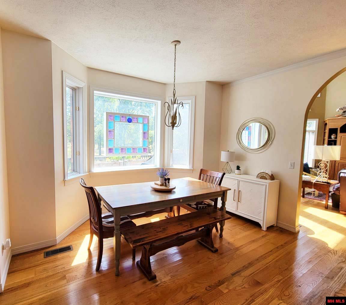 180 OAK TREE TERRACE Mountain Home, AR