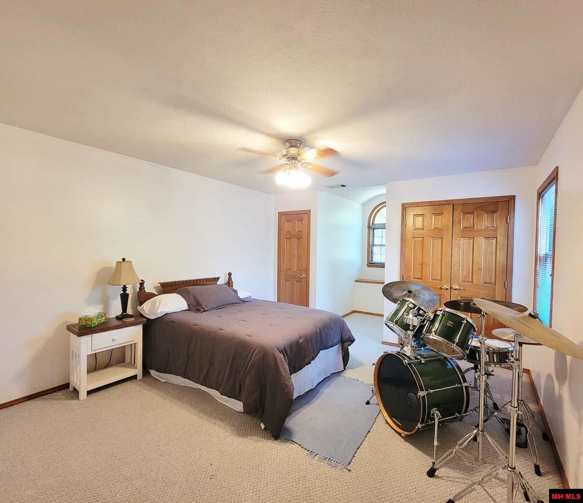 180 OAK TREE TERRACE Mountain Home, AR