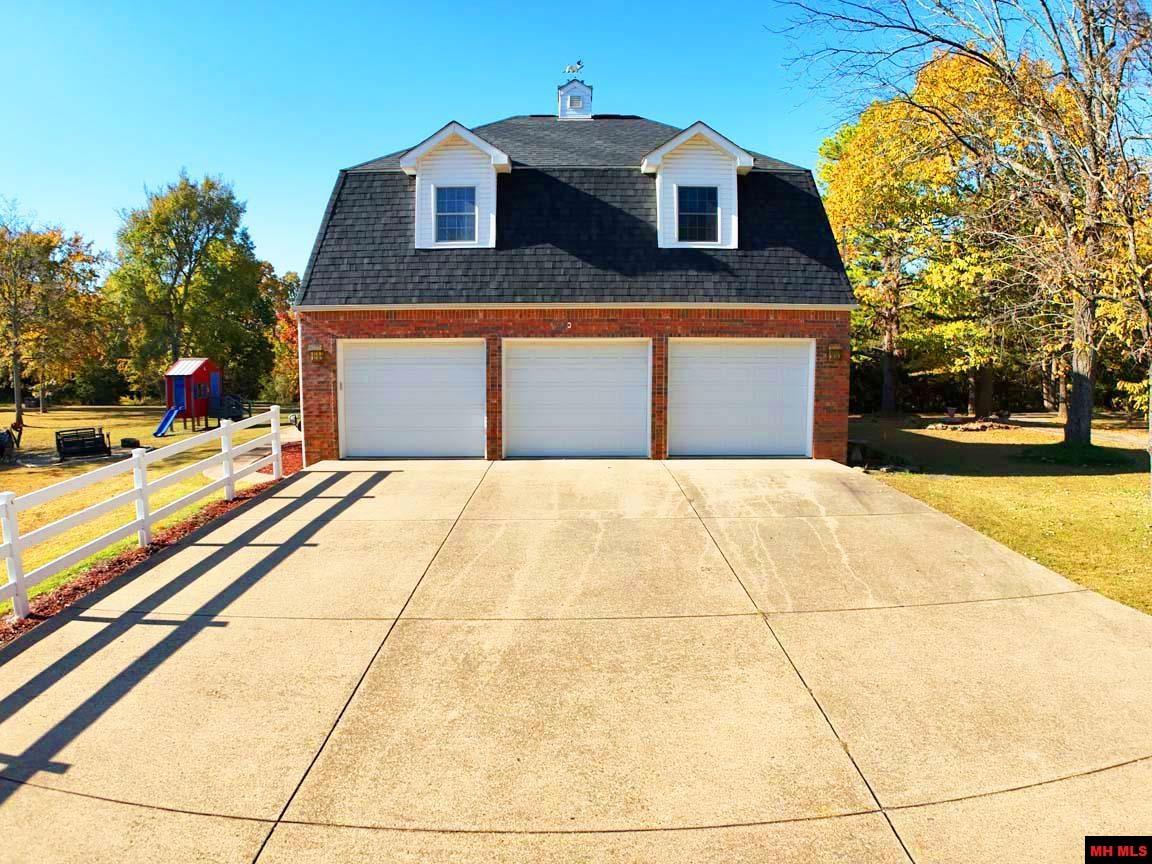 180 OAK TREE TERRACE Mountain Home, AR