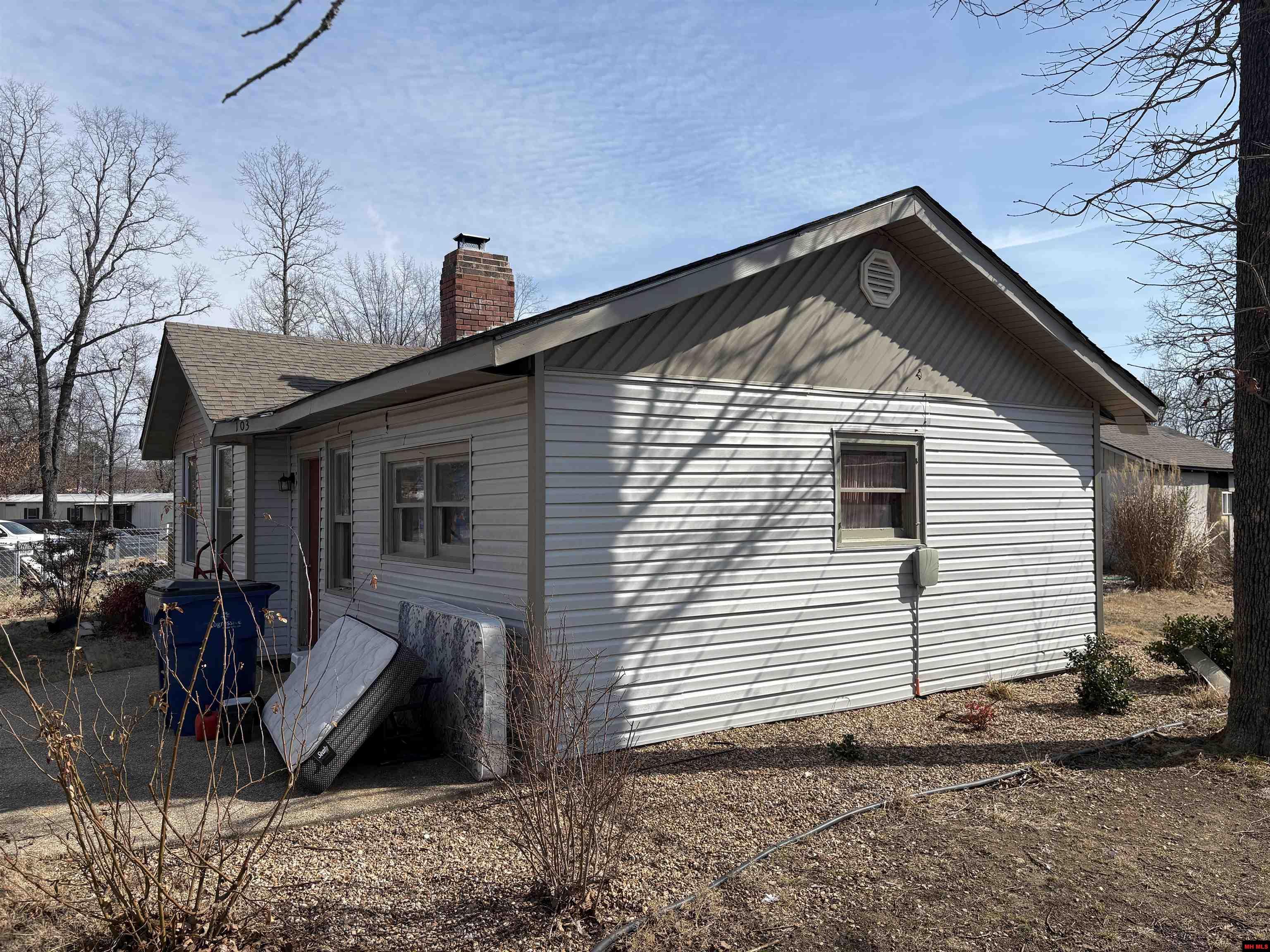 103 OAK STREET Bull Shoals, AR