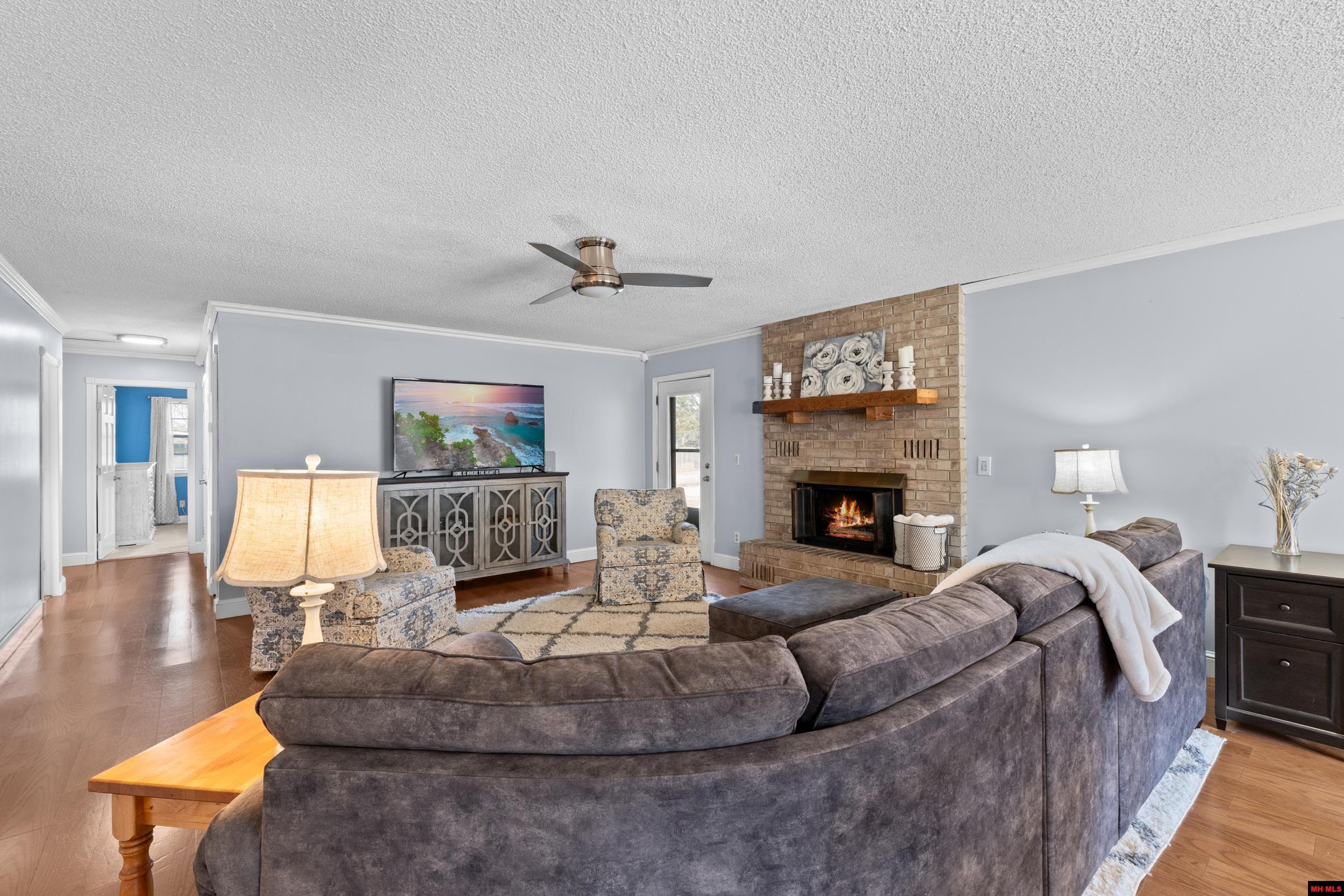 1401 S Kingswood Way