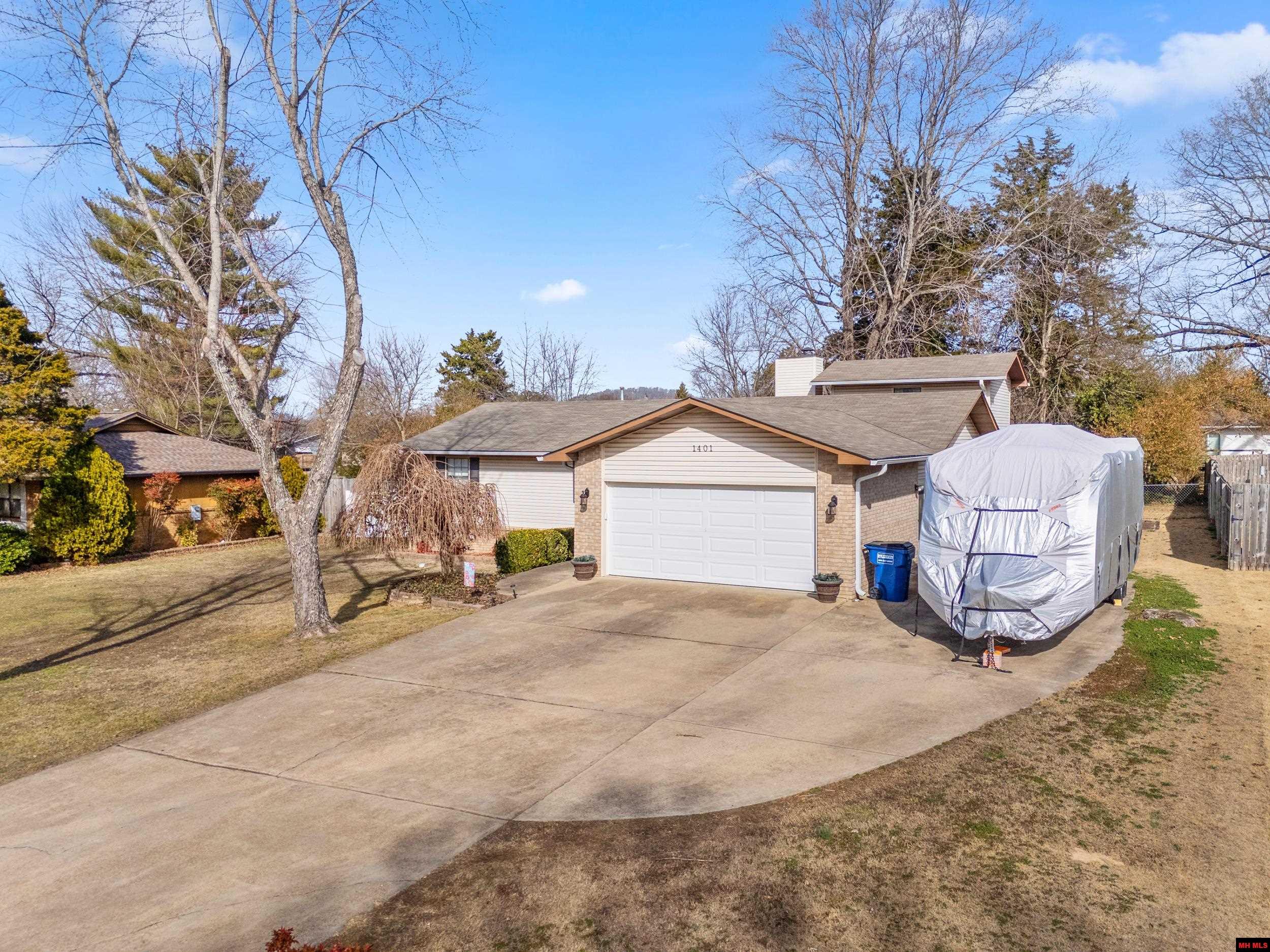 1401 S Kingswood Way