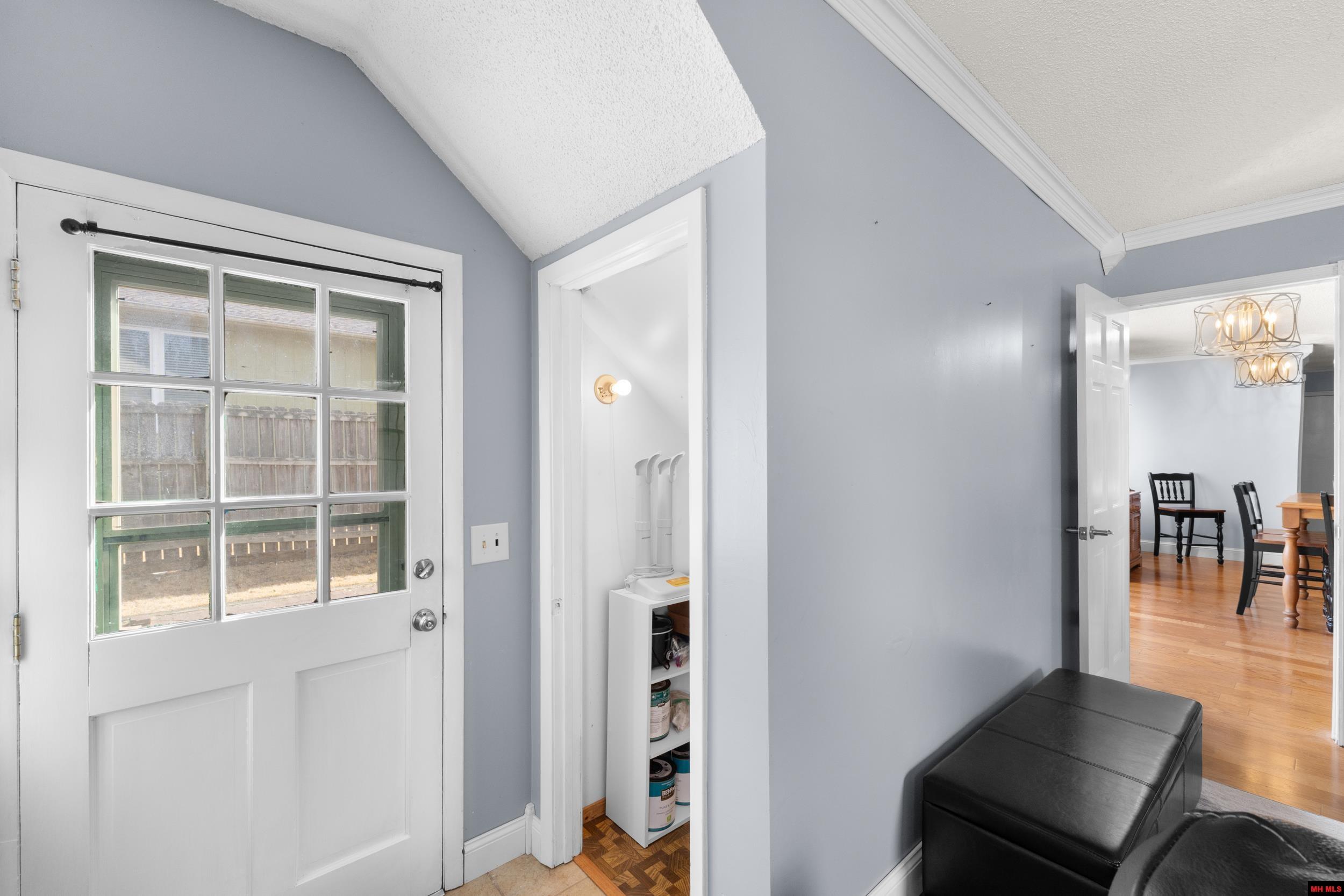 1401 S Kingswood Way