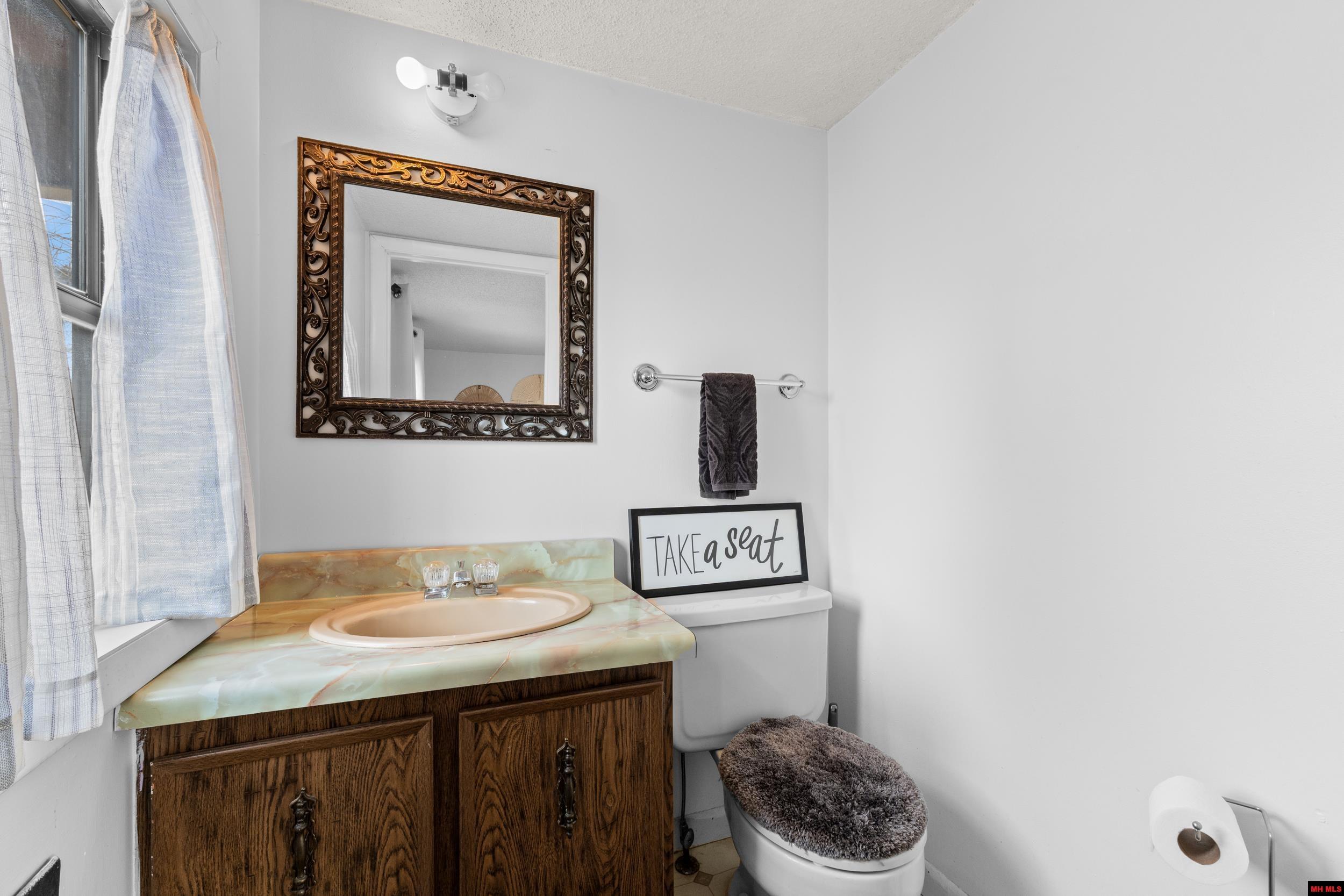 1401 S Kingswood Way