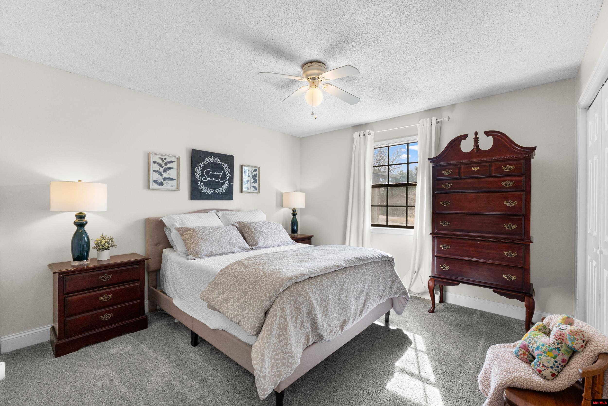 1401 S Kingswood Way