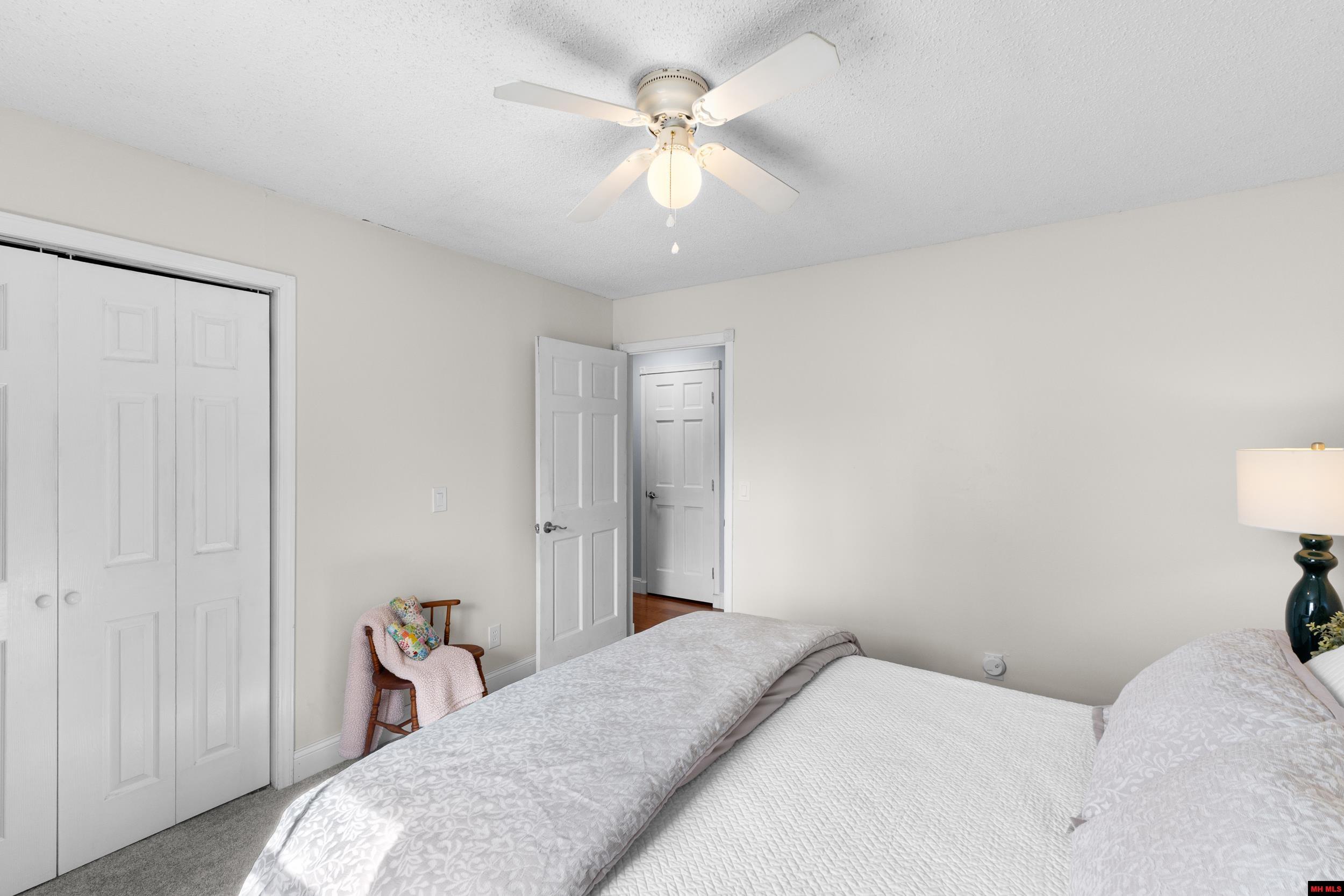 1401 S Kingswood Way