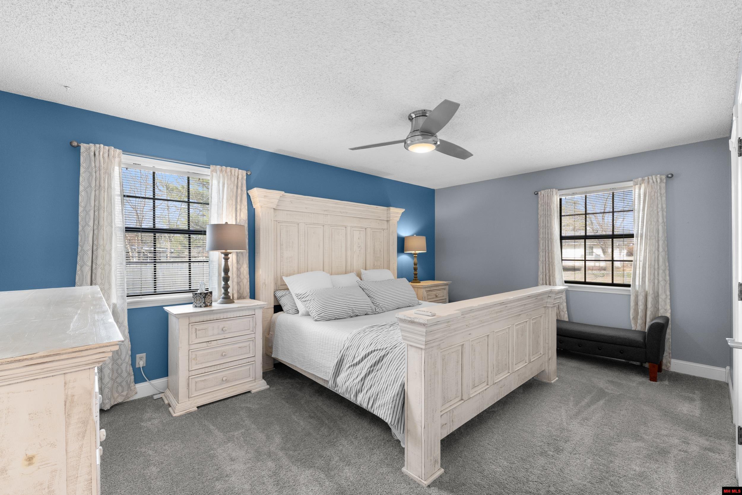 1401 S Kingswood Way