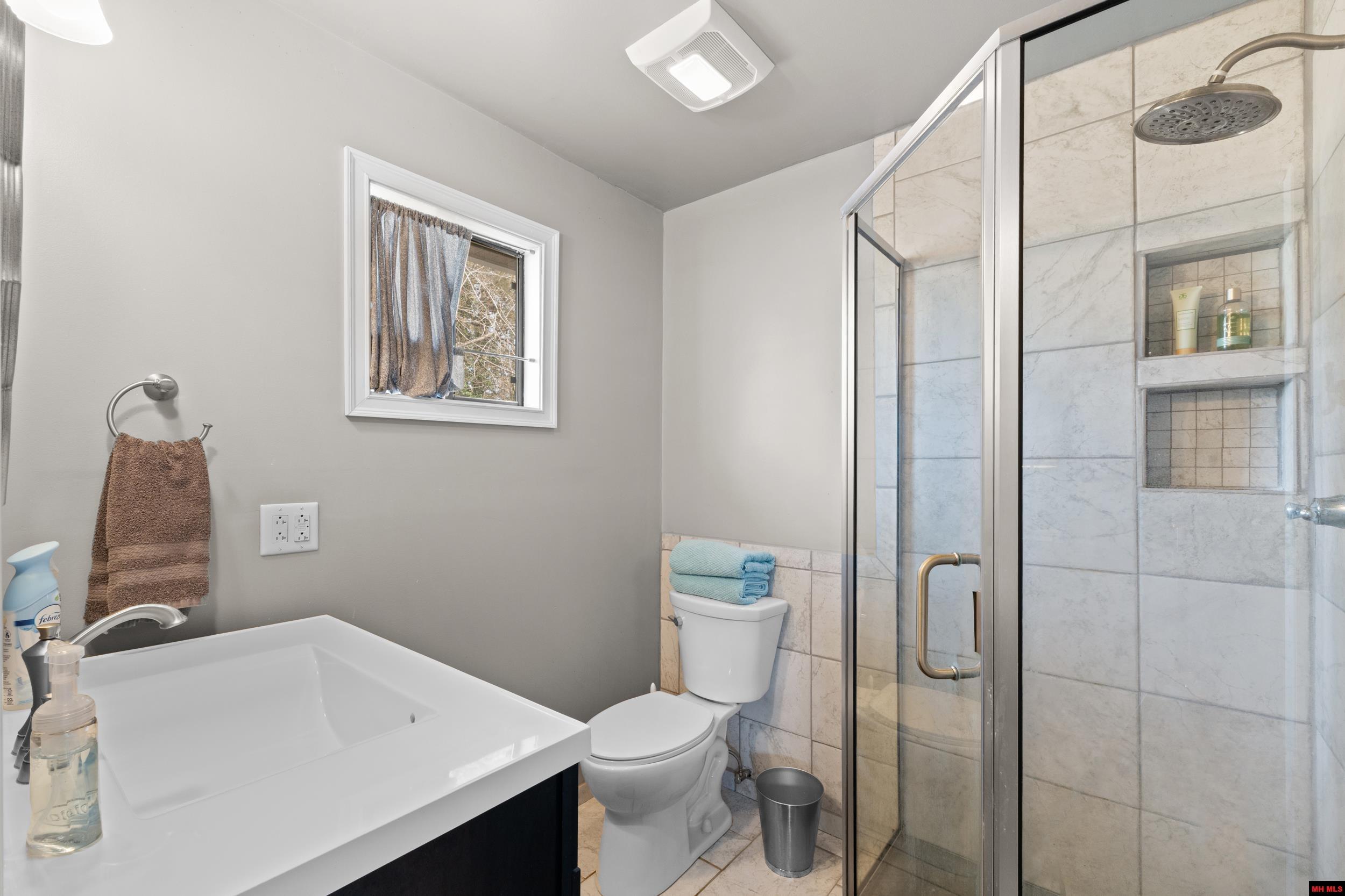 1401 S Kingswood Way