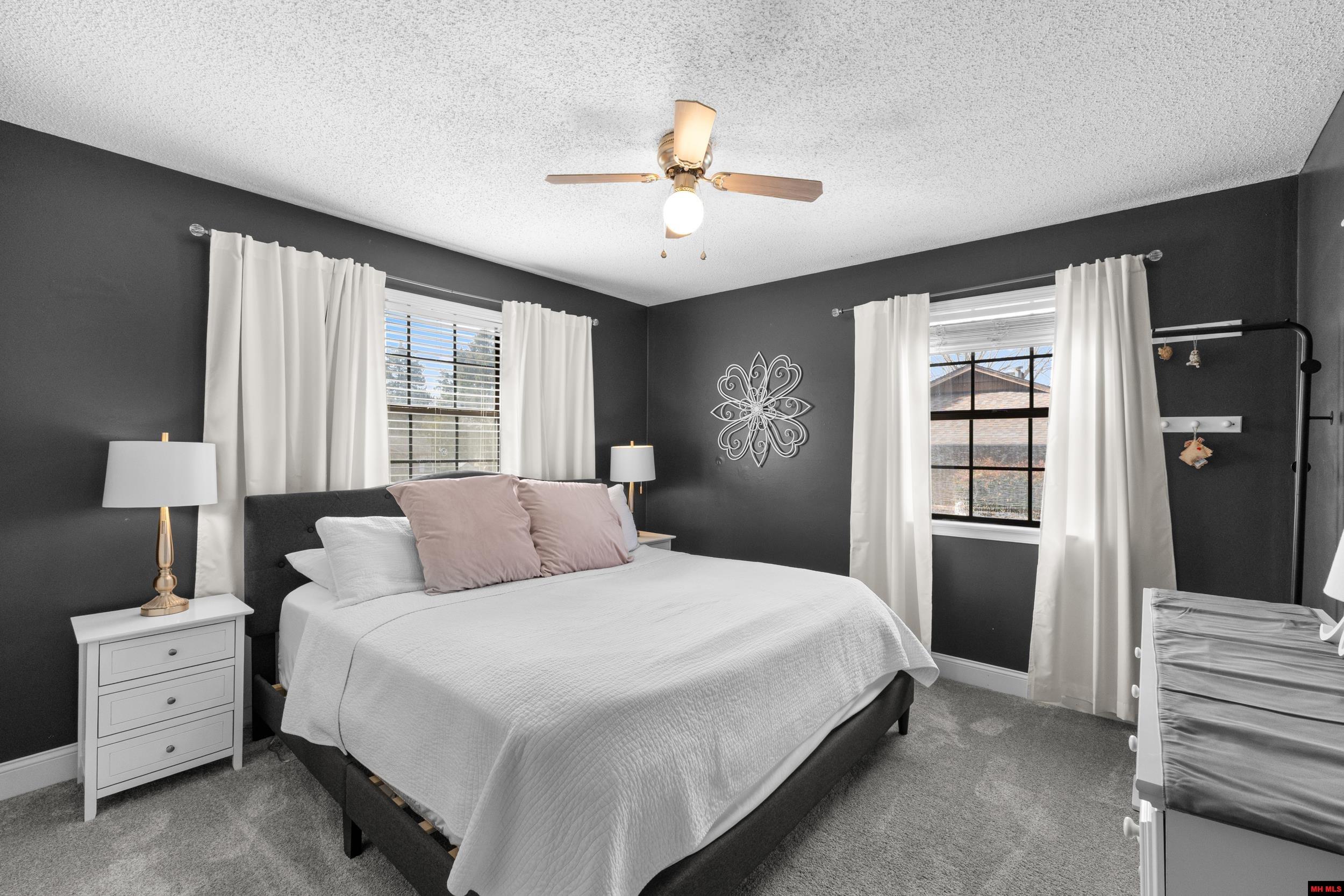 1401 S Kingswood Way