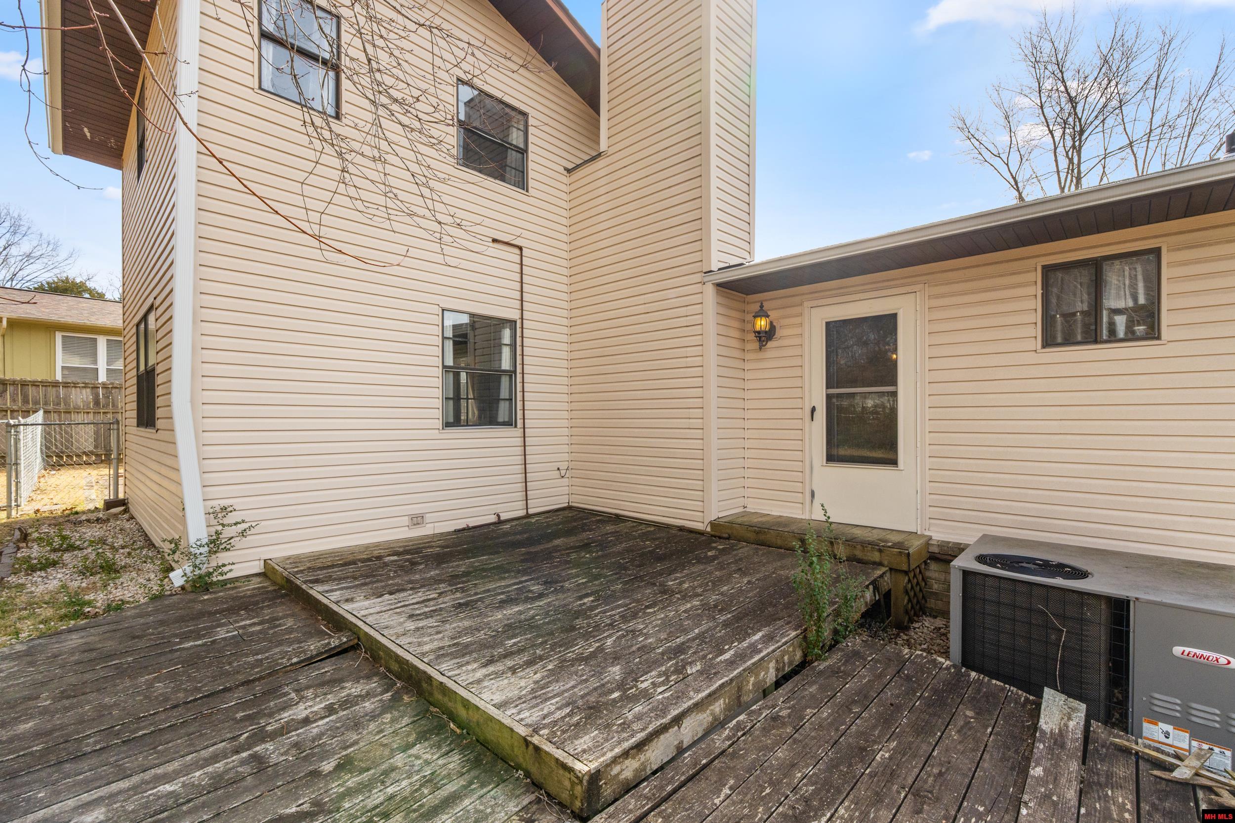 1401 S Kingswood Way