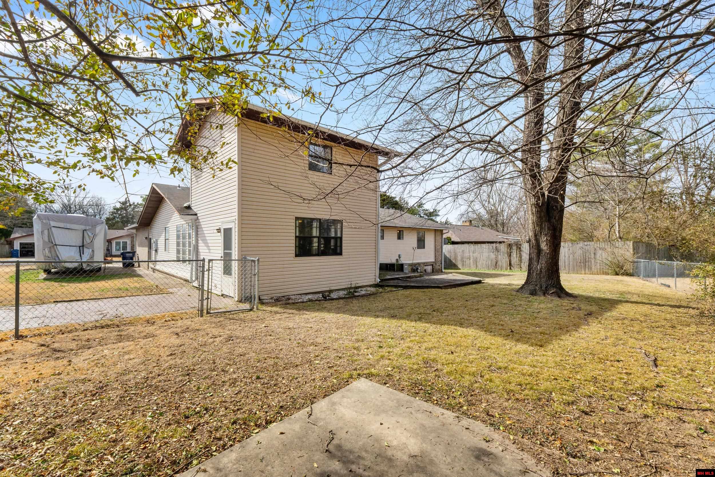 1401 S Kingswood Way