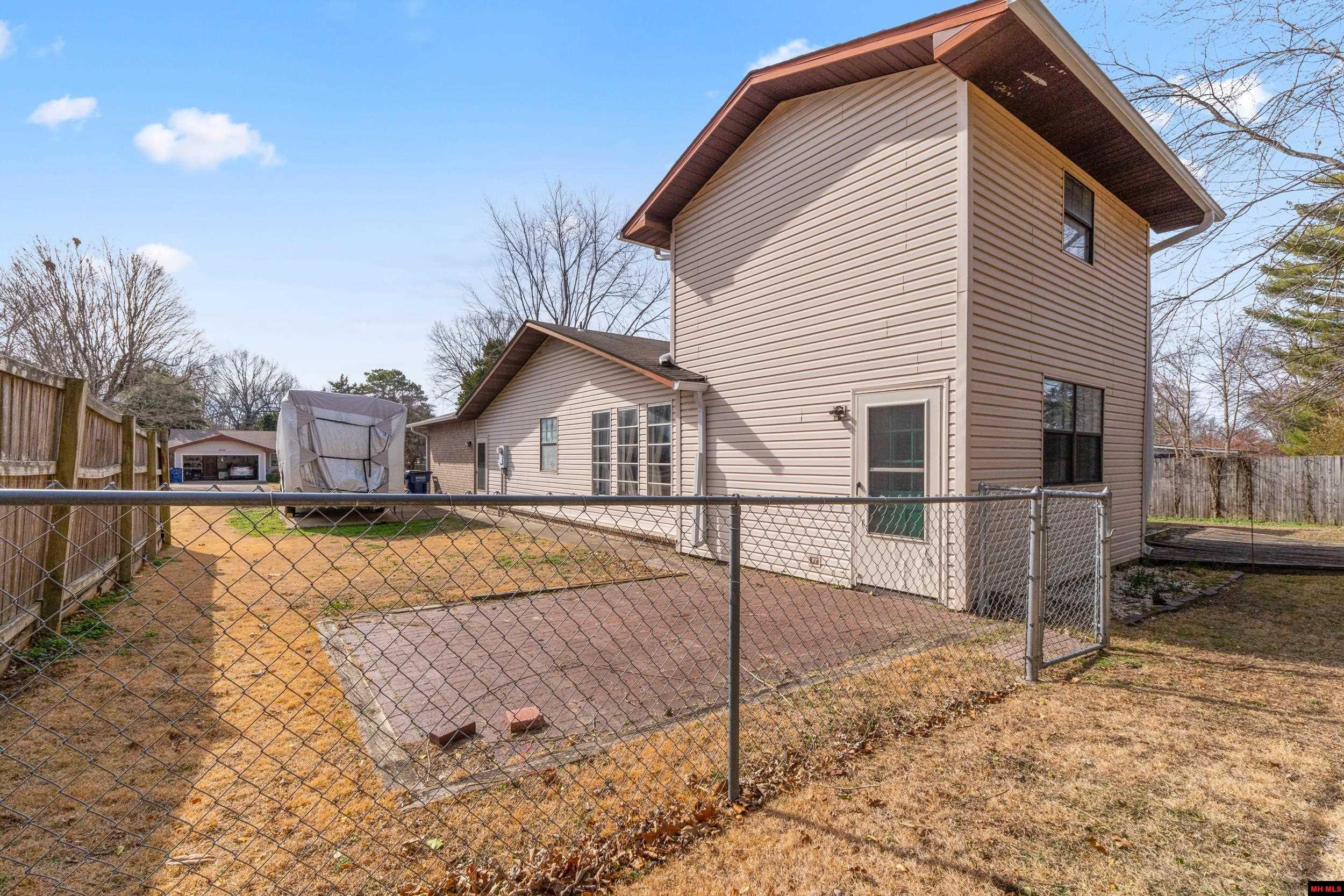 1401 S Kingswood Way