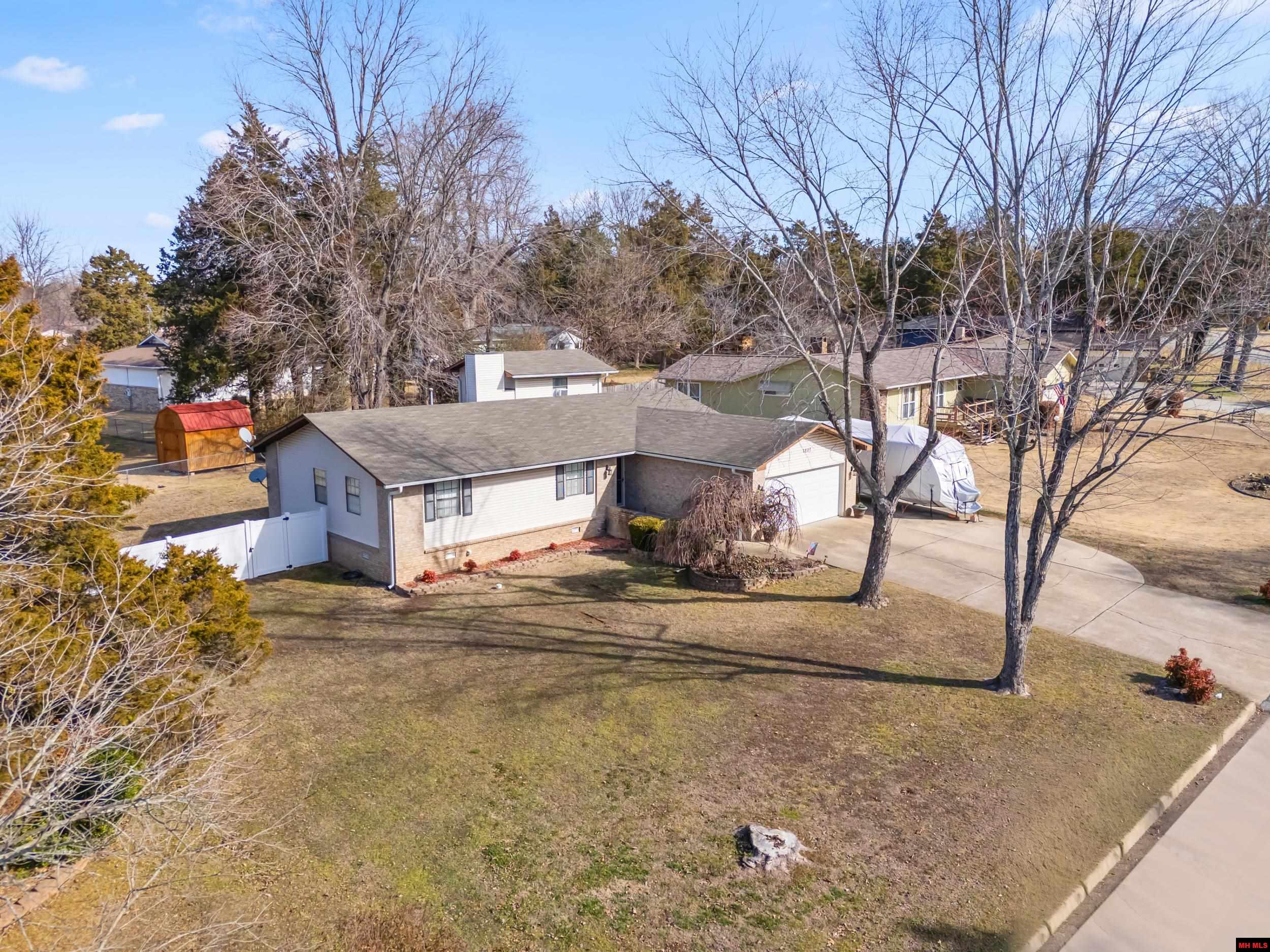 1401 S Kingswood Way