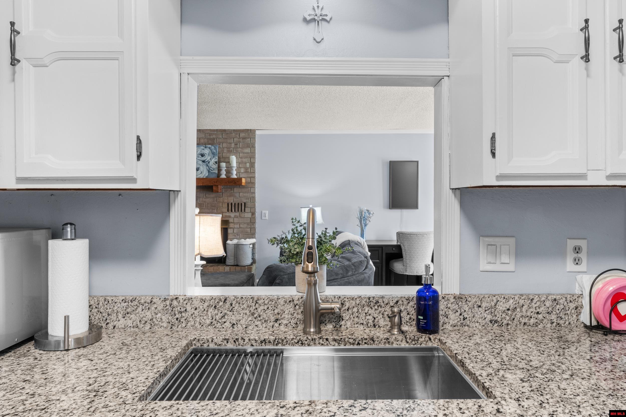 1401 S Kingswood Way