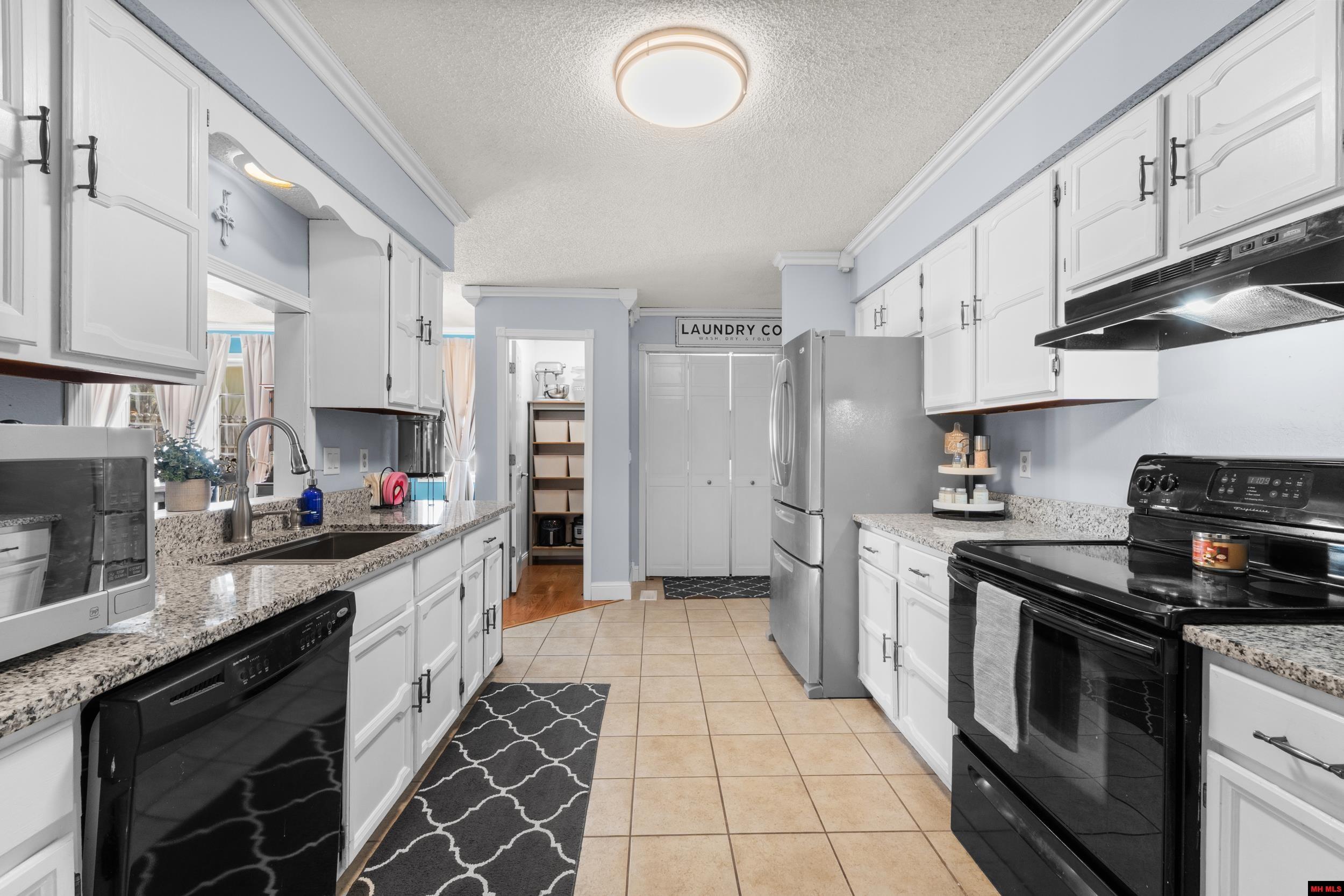 1401 S Kingswood Way