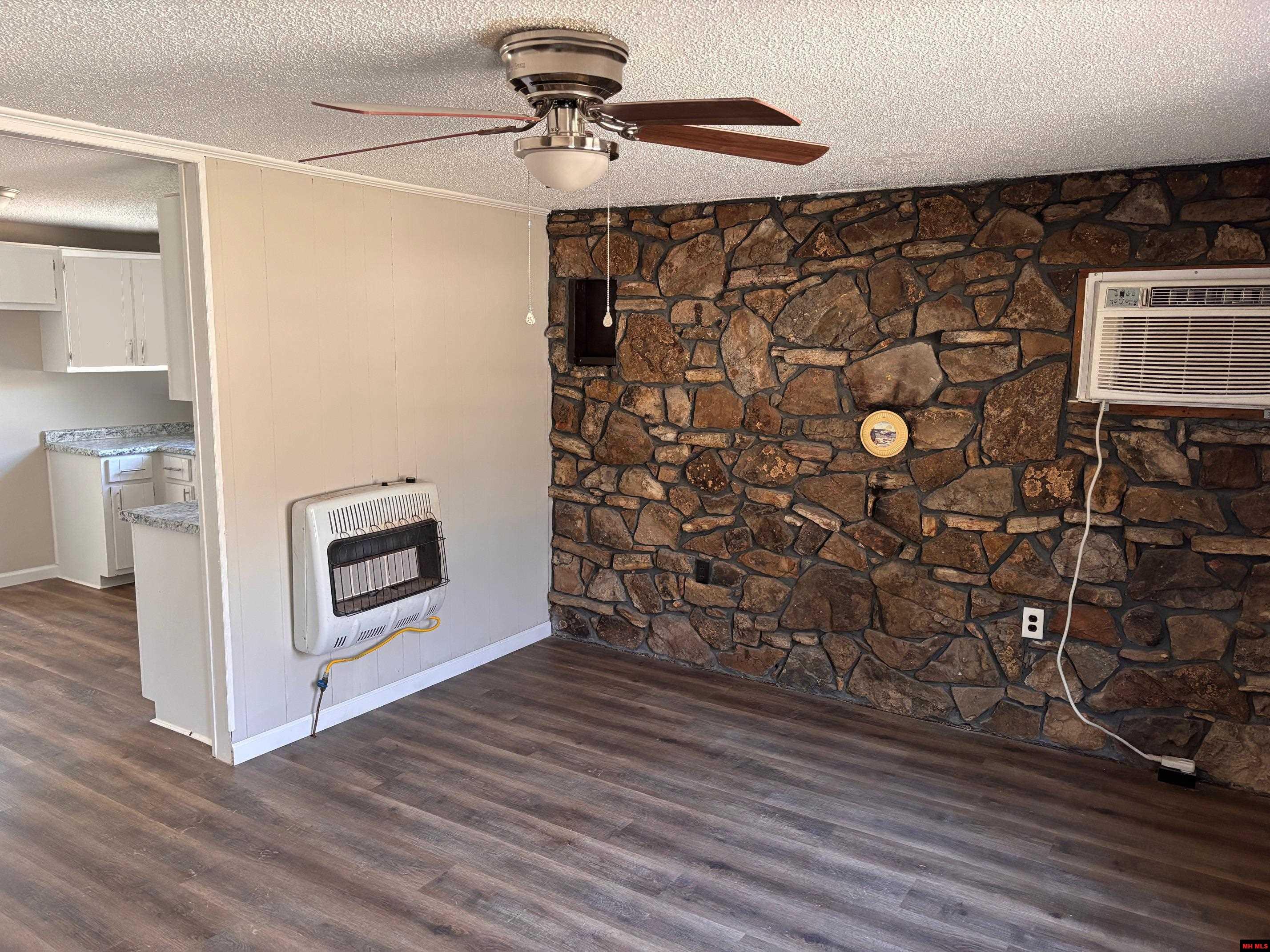 809 N FAIRVIEW ROAD Mammoth Spring, AR