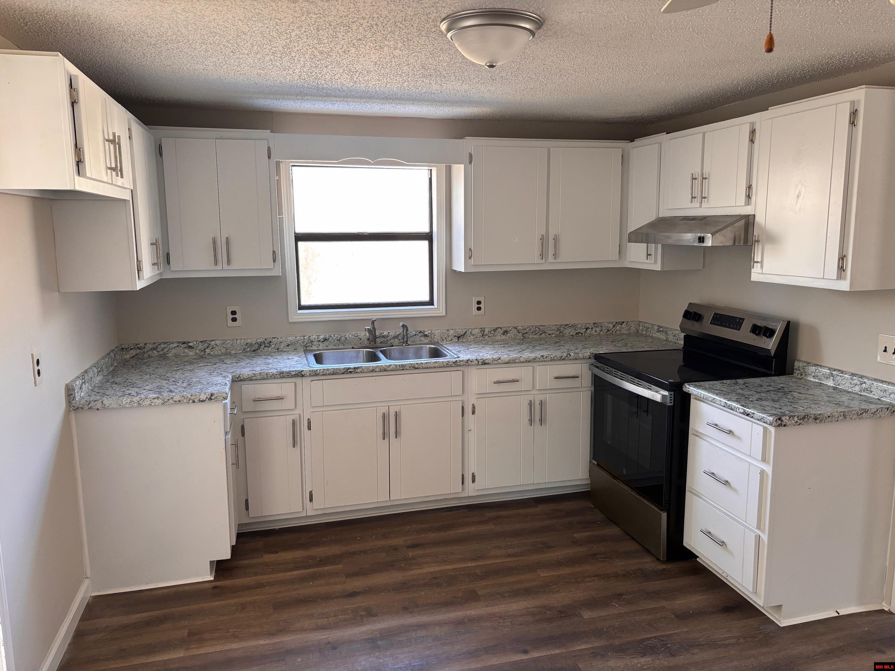 809 N FAIRVIEW ROAD Mammoth Spring, AR