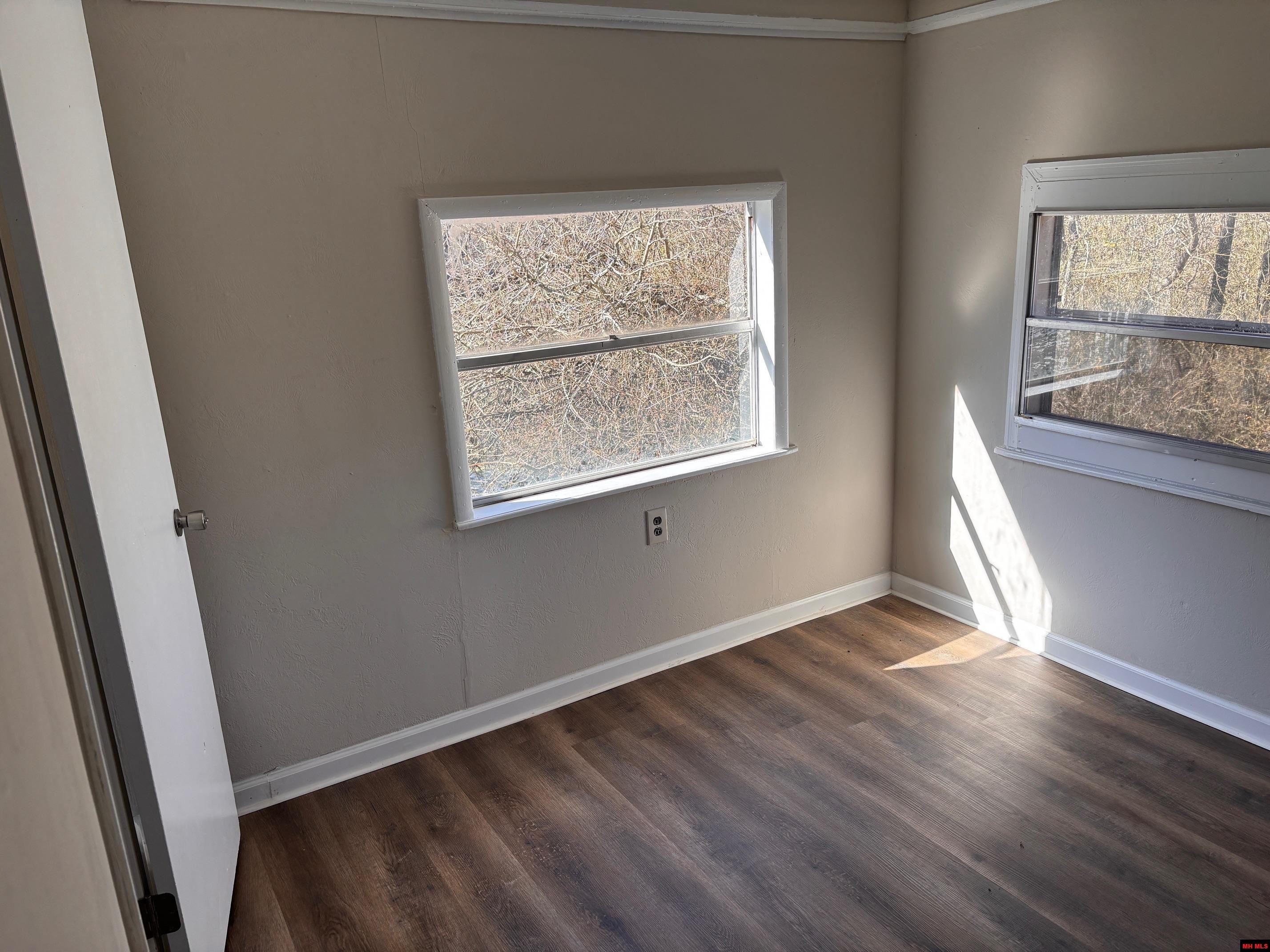 809 N FAIRVIEW ROAD Mammoth Spring, AR