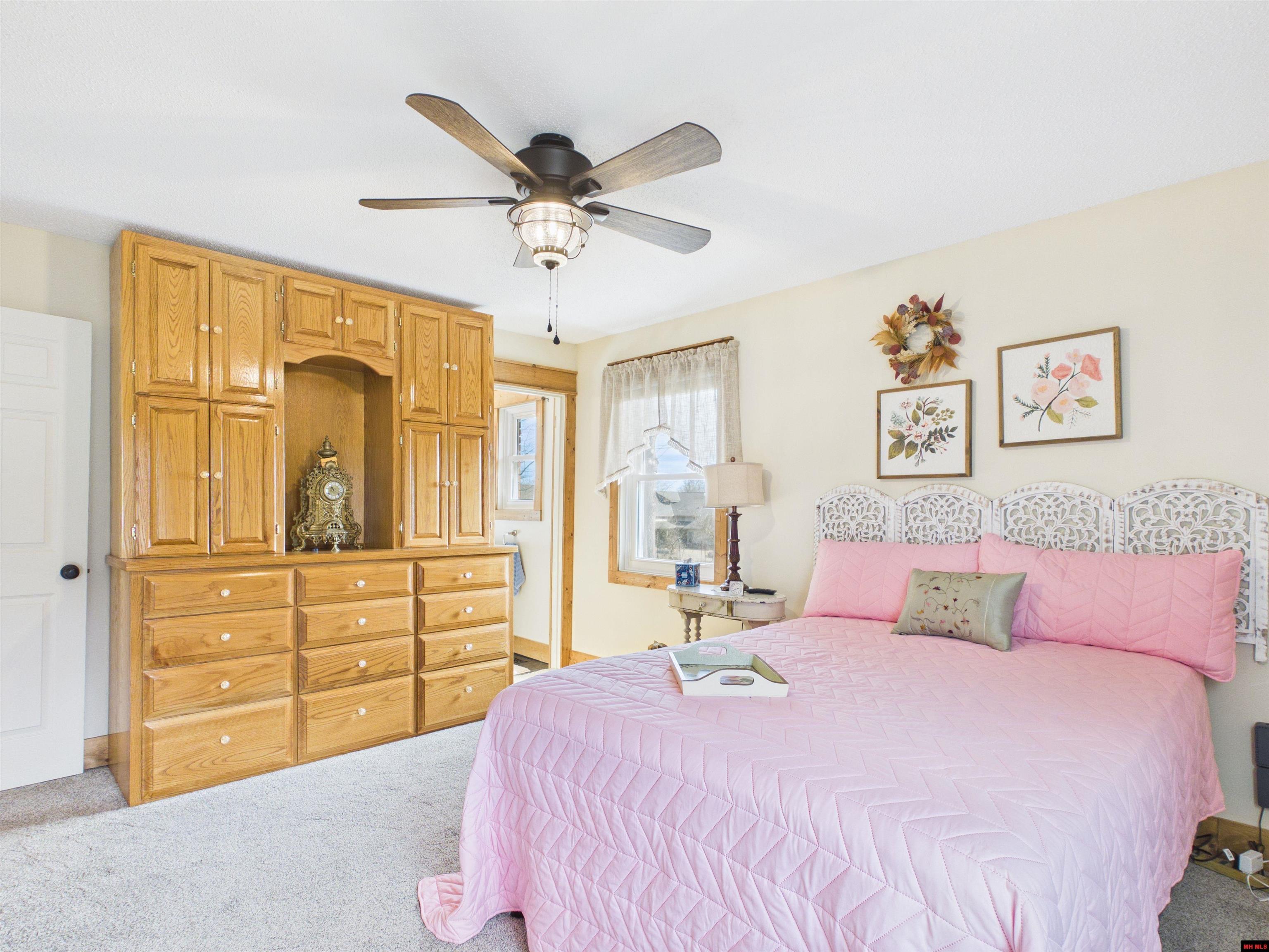 599 Western Hills Loop