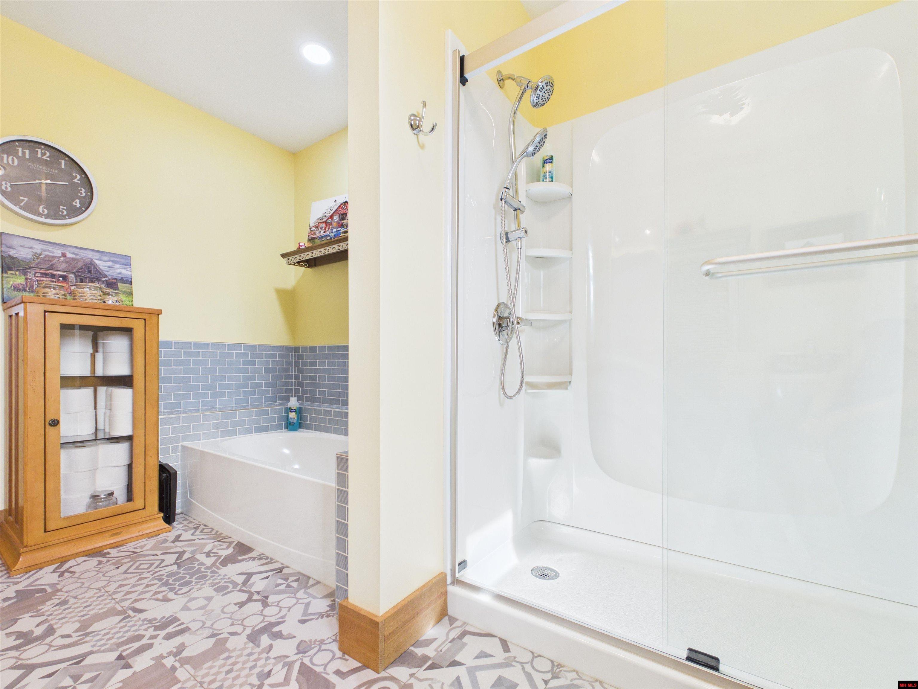 599 Western Hills Loop