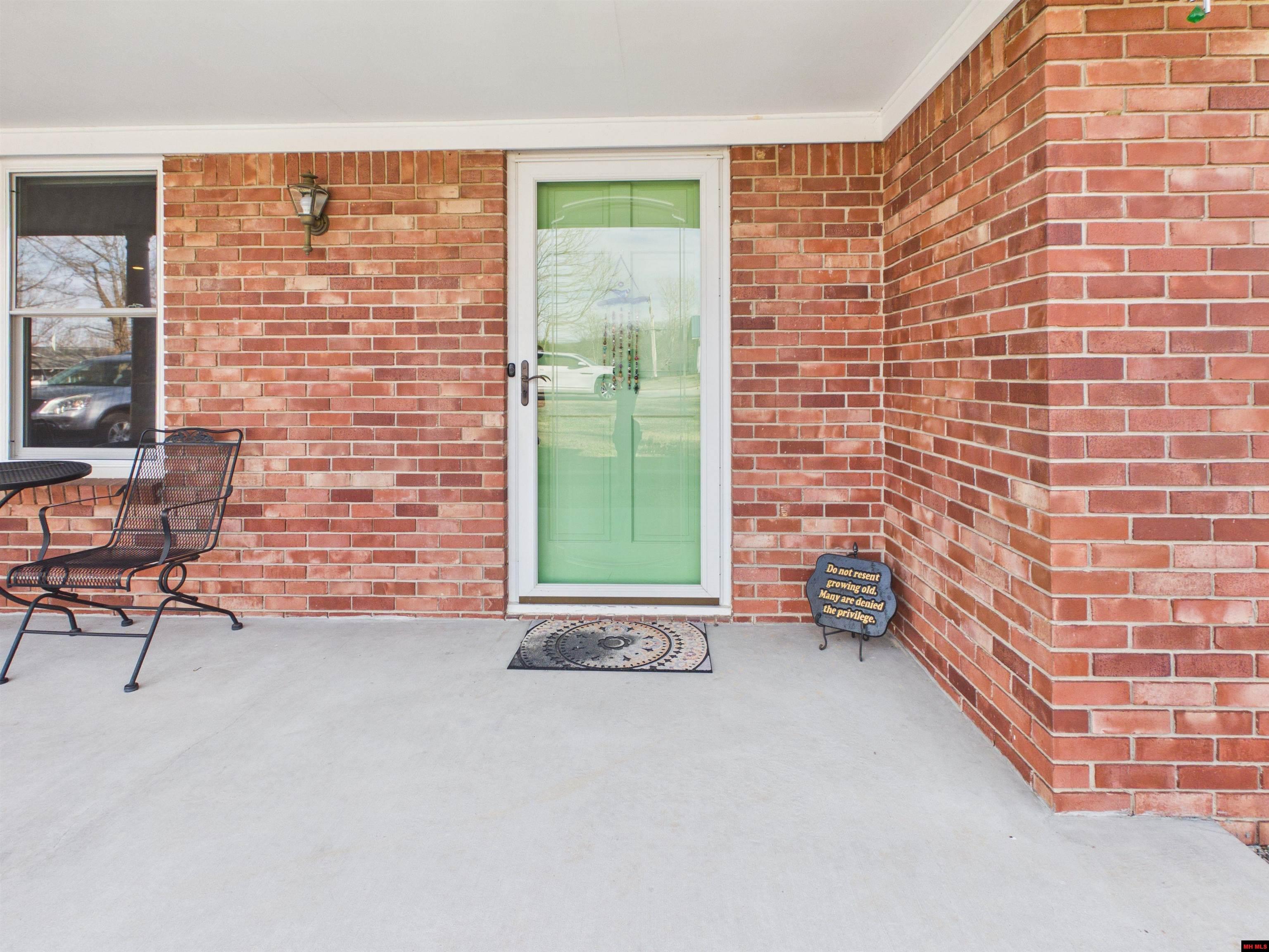 599 Western Hills Loop