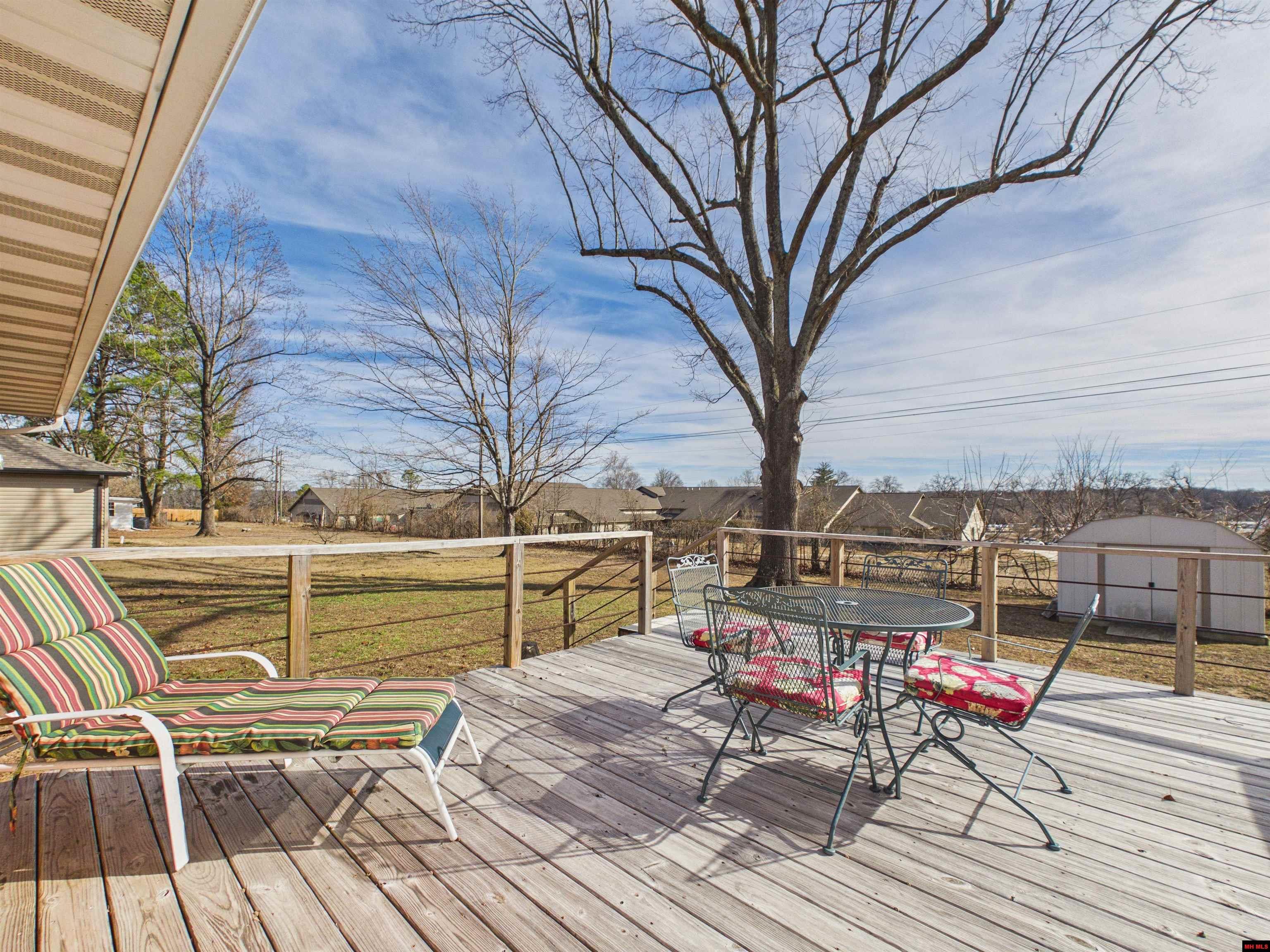 599 Western Hills Loop