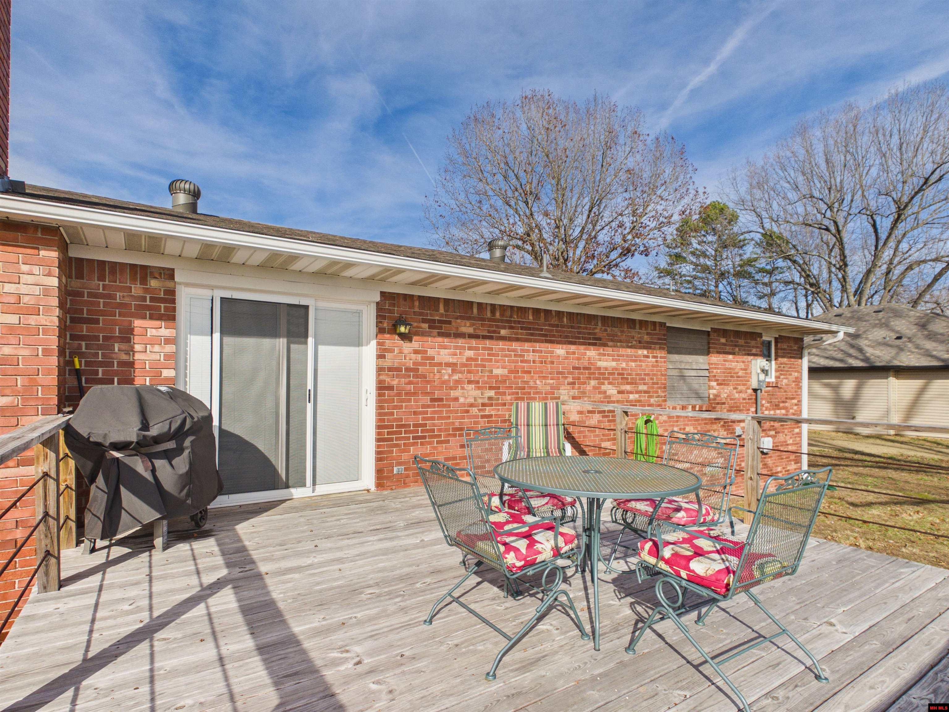 599 Western Hills Loop