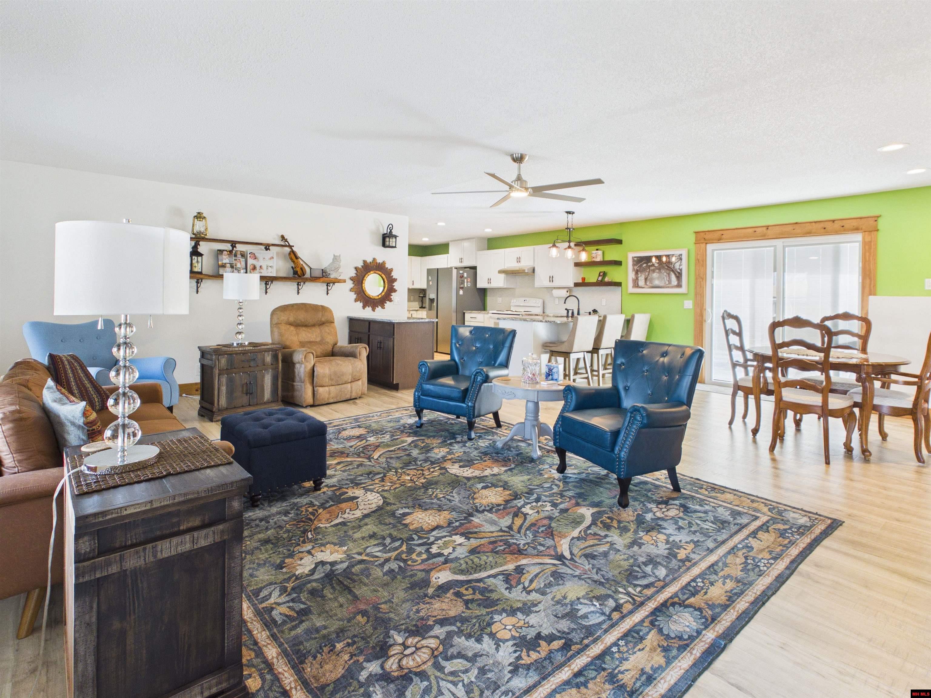 599 Western Hills Loop