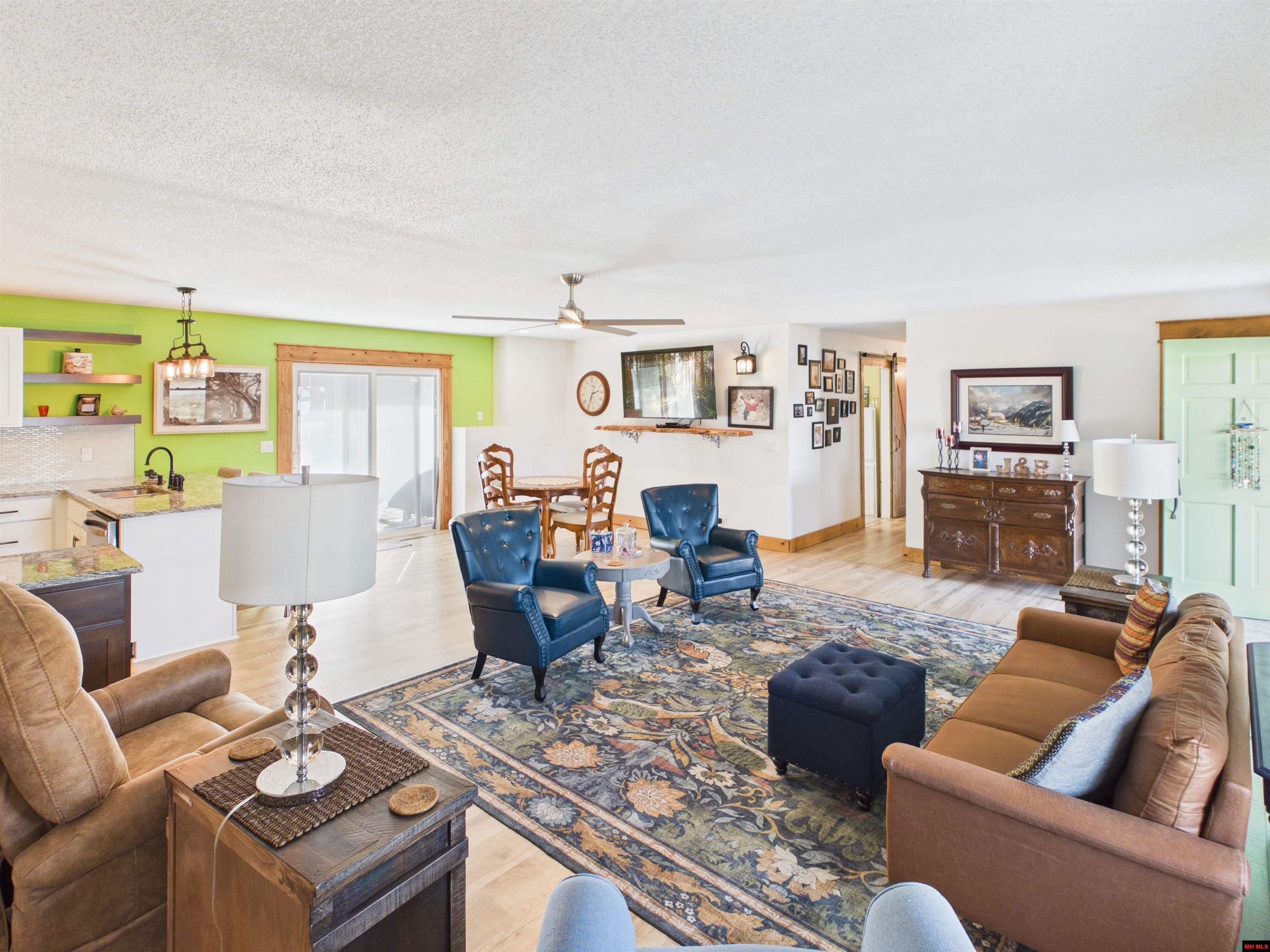 599 Western Hills Loop