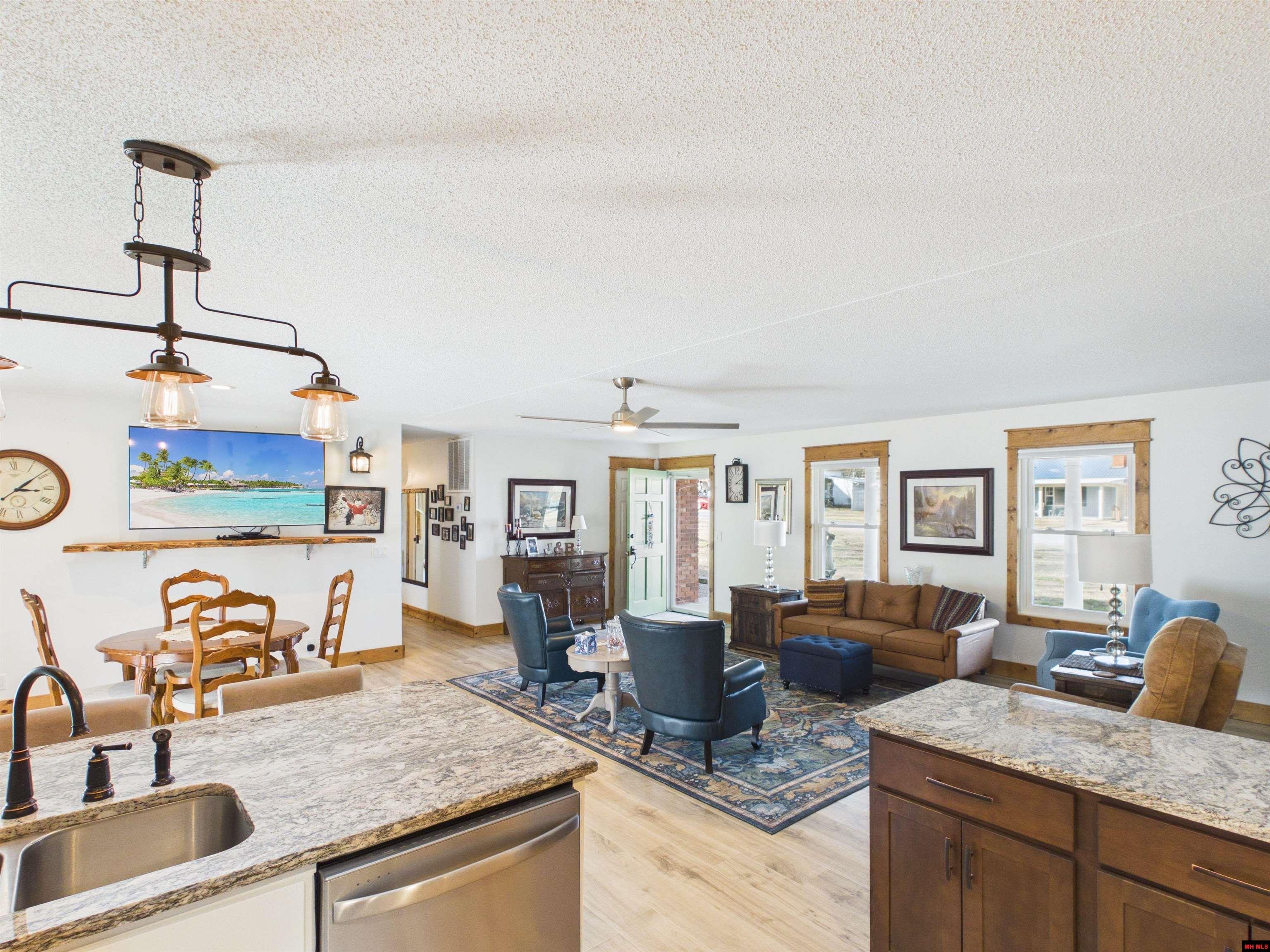 599 Western Hills Loop