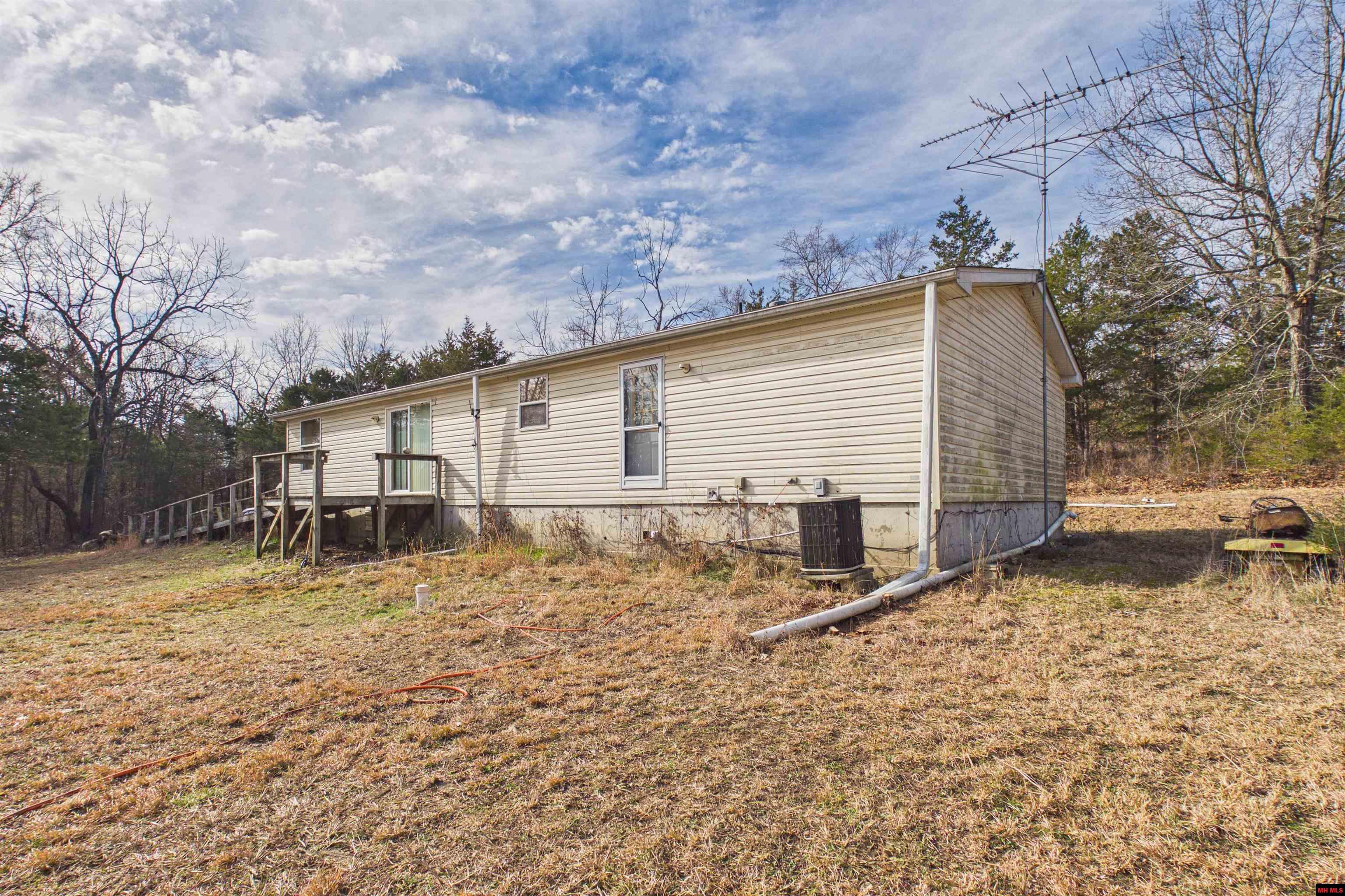 325 CR 787 Clarkridge, AR