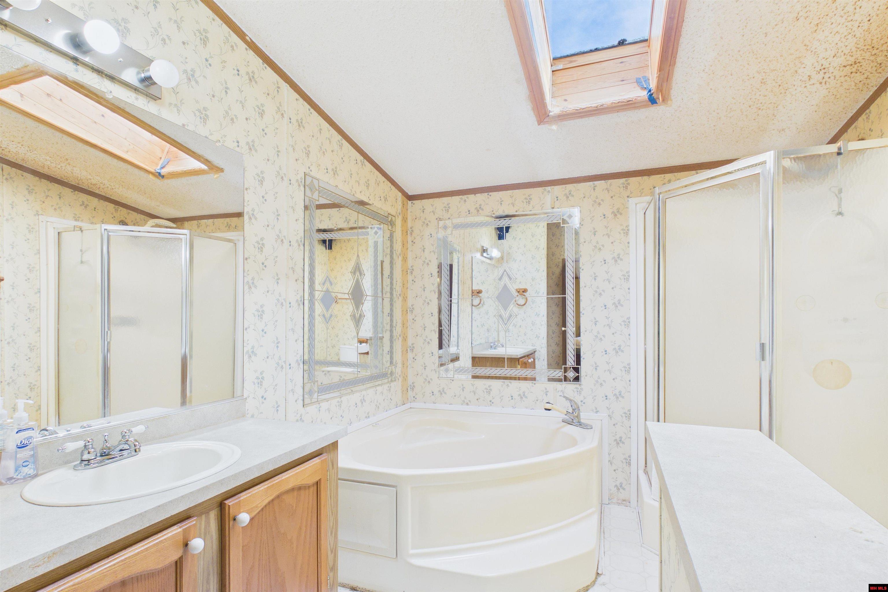 325 CR 787 Clarkridge, AR