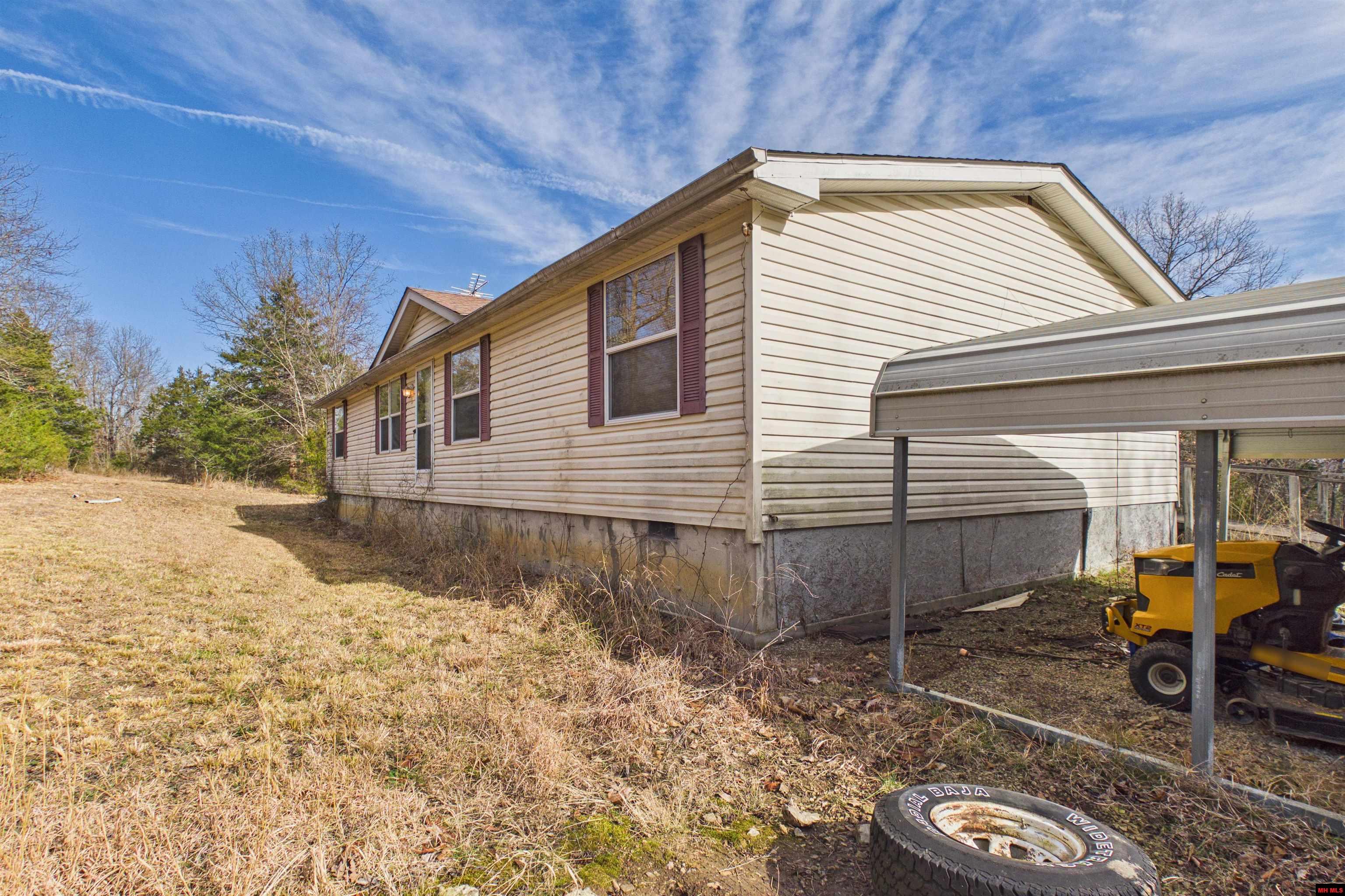 325 CR 787 Clarkridge, AR