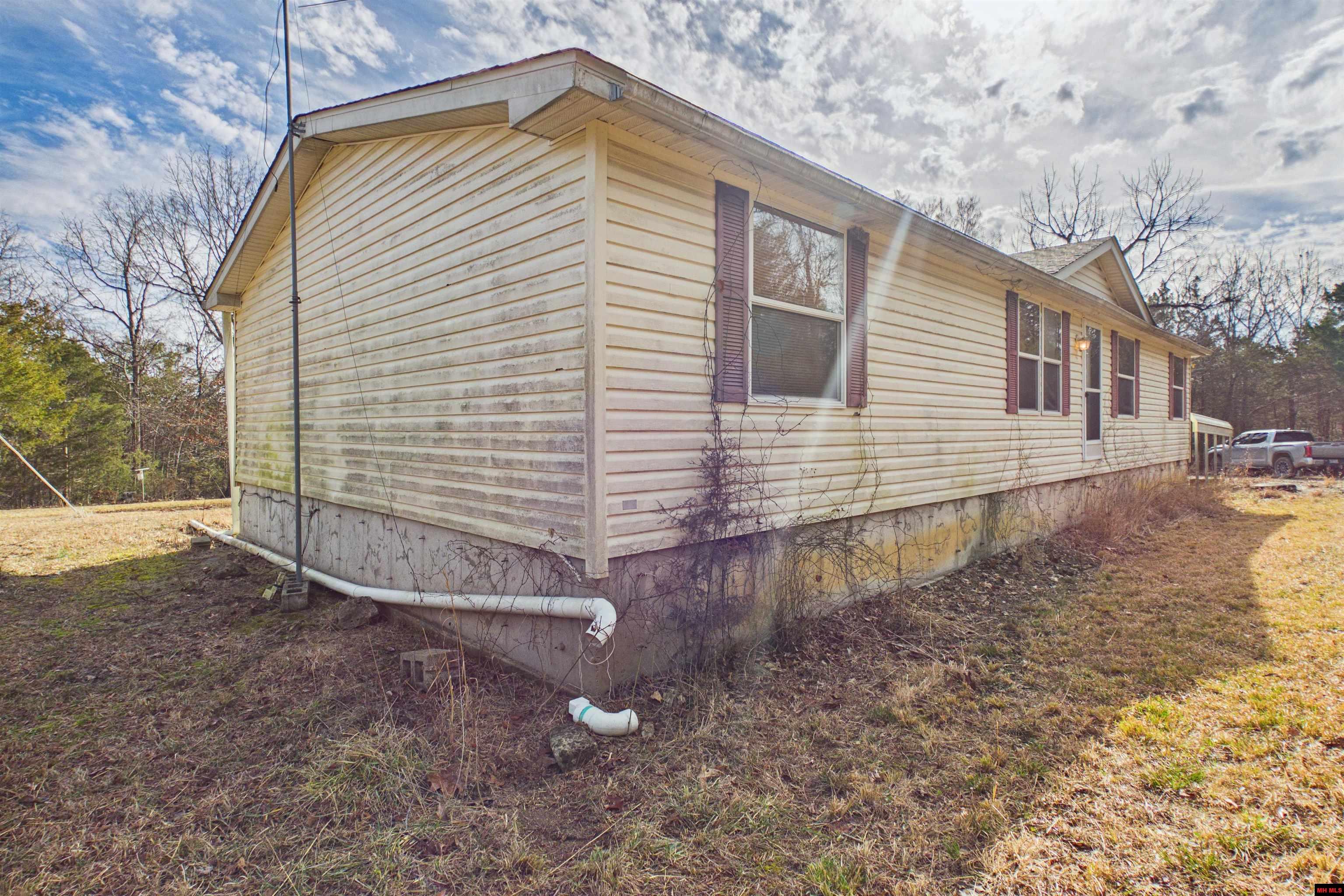 325 CR 787 Clarkridge, AR