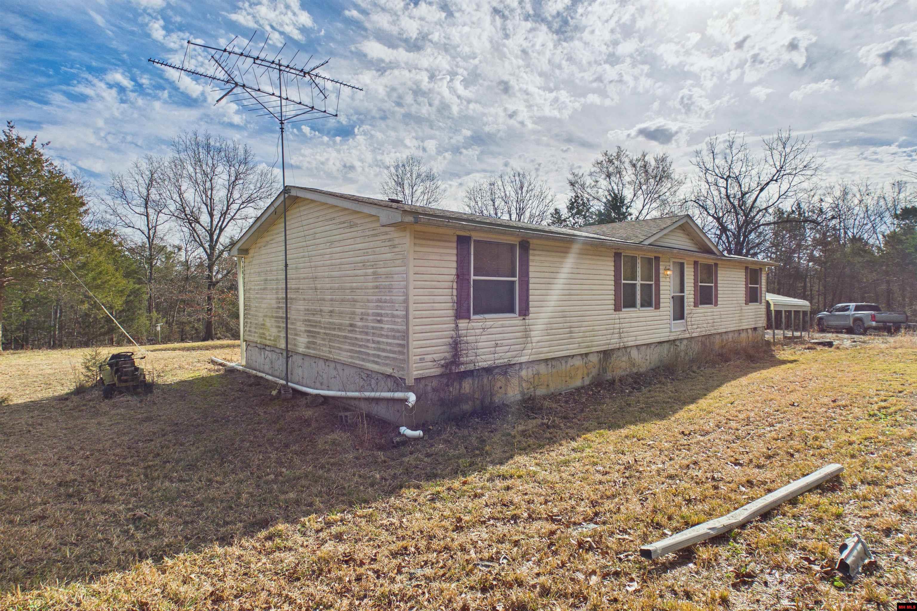 325 CR 787 Clarkridge, AR